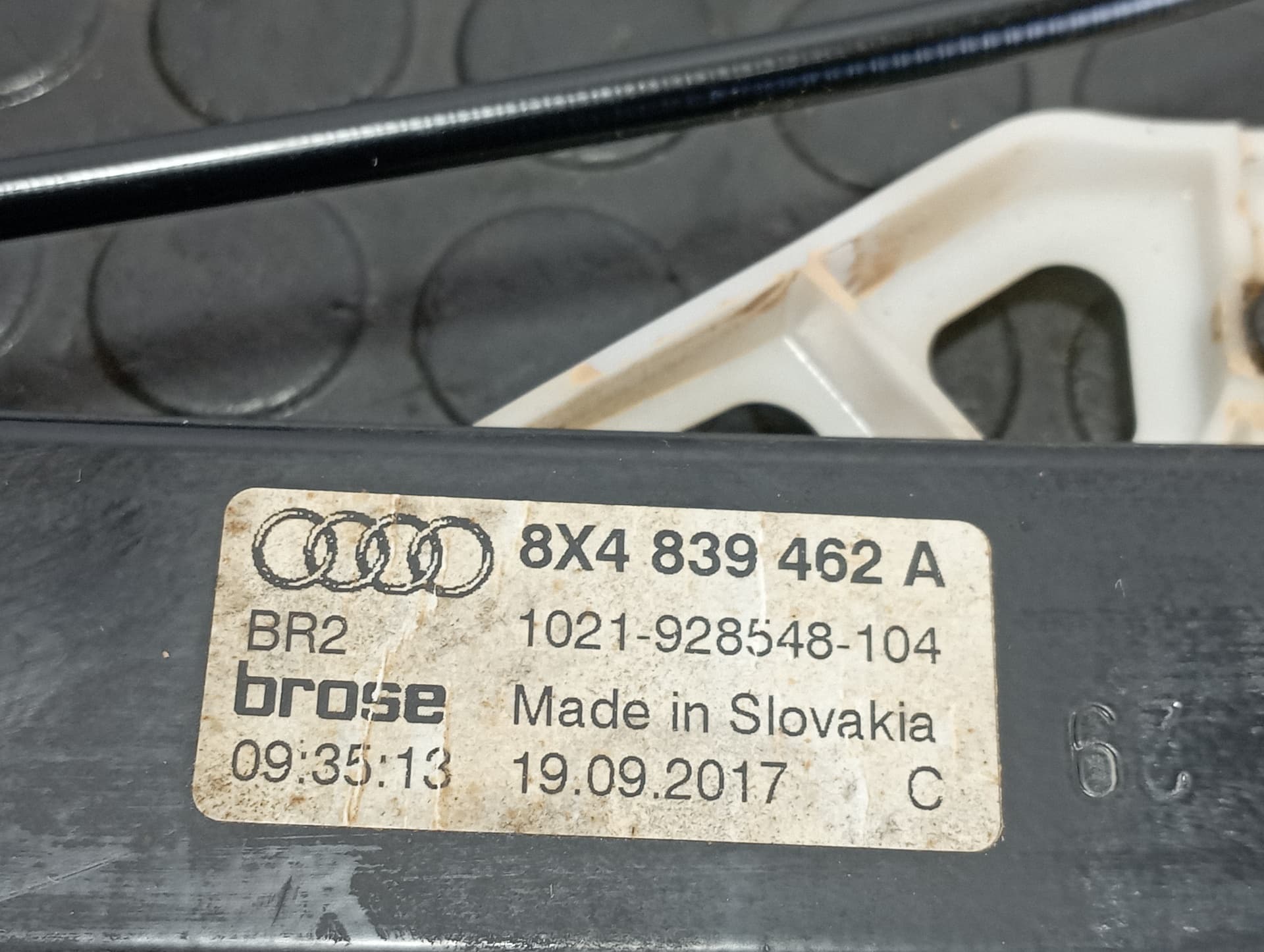 Recambio de ELEVALUNAS TRASERO DERECHO para AUDI A1 SPORTBACK (8XF) 1.6 TDI CXMA referencia OEM IAM 8X4839462A - GRIS 2