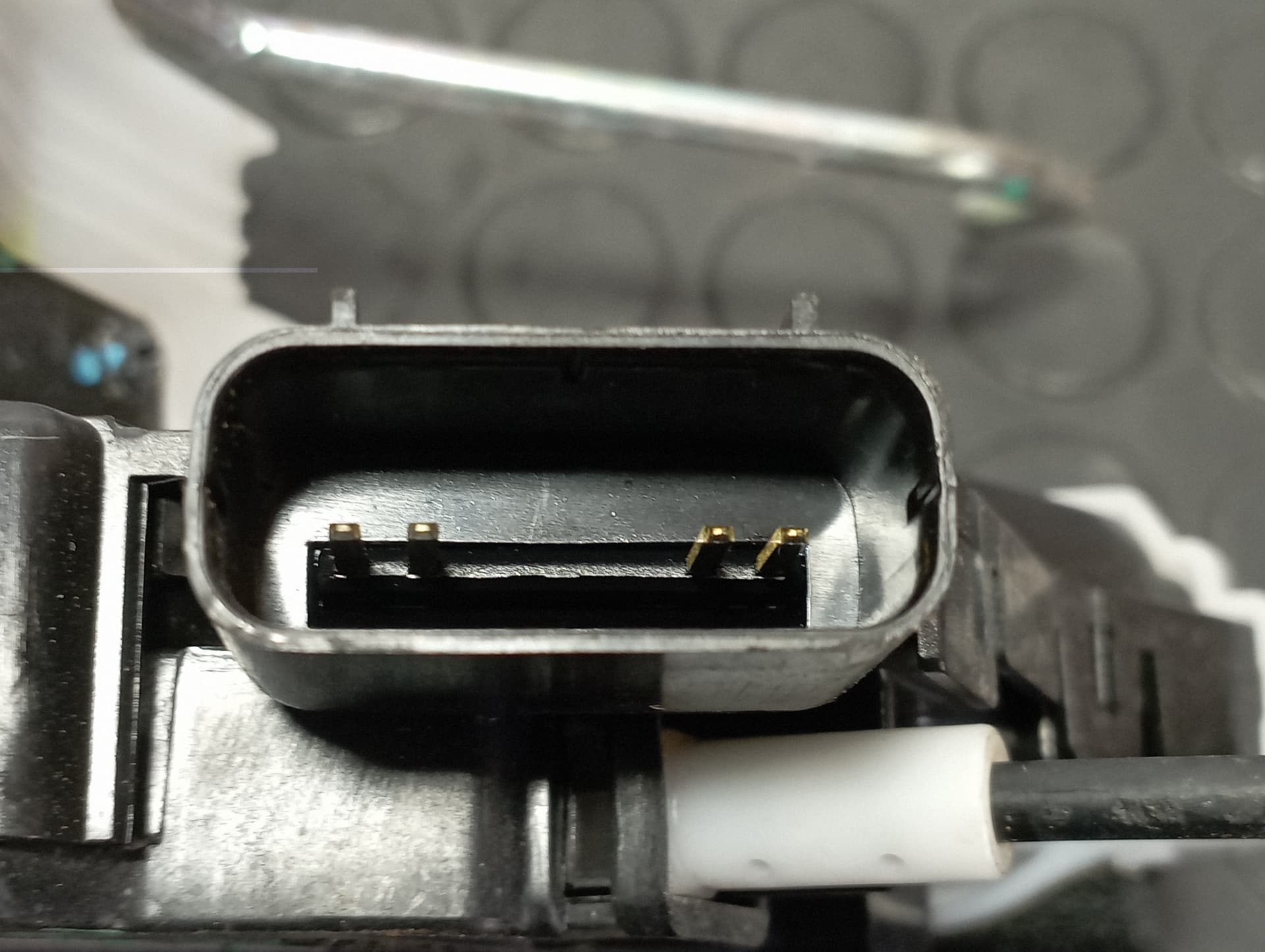 Recambio de CERRADURA PUERTA DELANTERA DERECHA para HYUNDAI I20 ACTIVE G4LC referencia OEM IAM 81320C8040 - GRANATE 2