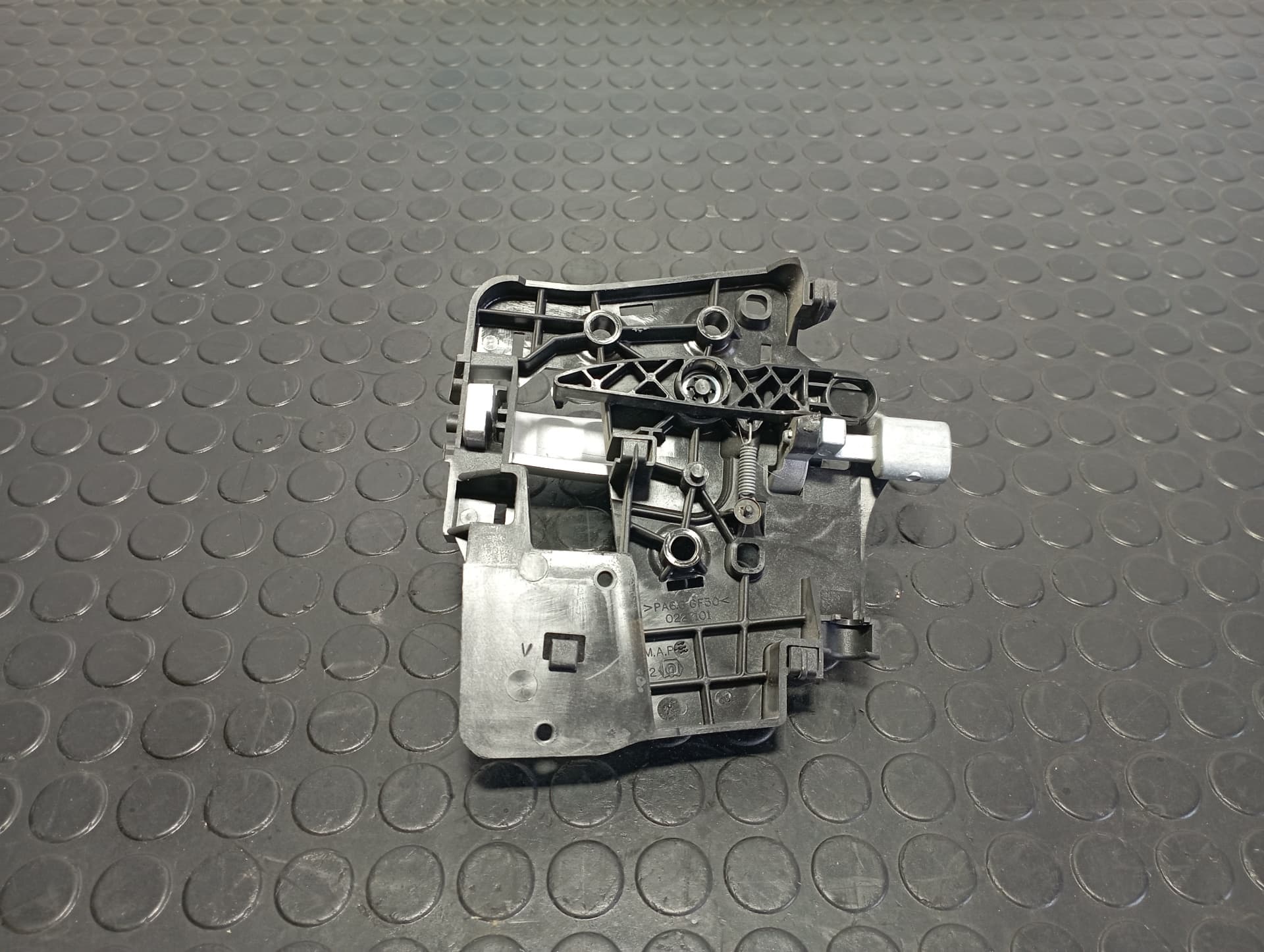 Recambio de MANETA  PUERTA CORREDERA DERECHA para PEUGEOT PARTNER BH02 referencia OEM IAM 9682100677 - GRIS 3