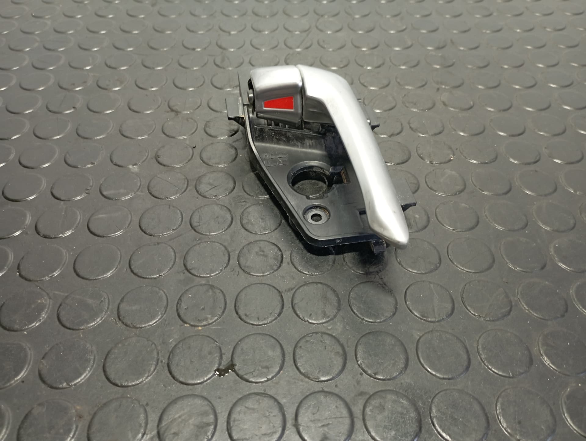 Recambio de MANETA INTERIOR DELANTERA DERECHA para KIA PICANTO 1.0 G3LA referencia OEM IAM 826201Y000 - ROJO 4
