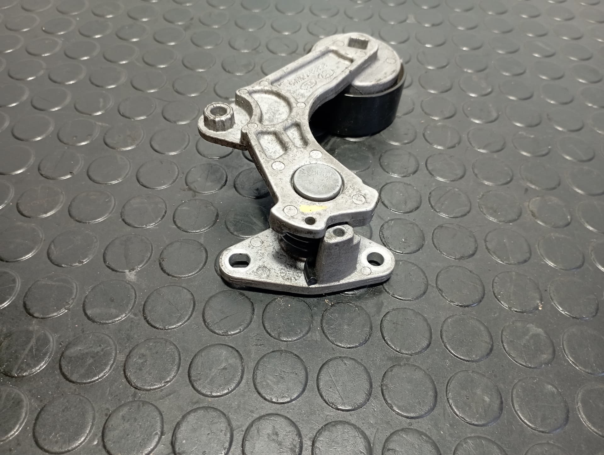 Recambio de TENSOR CORREA AUXILIAR para HYUNDAI IONIQ 6 * G4LE referencia OEM IAM 2528103HA0 - BLANCO 4