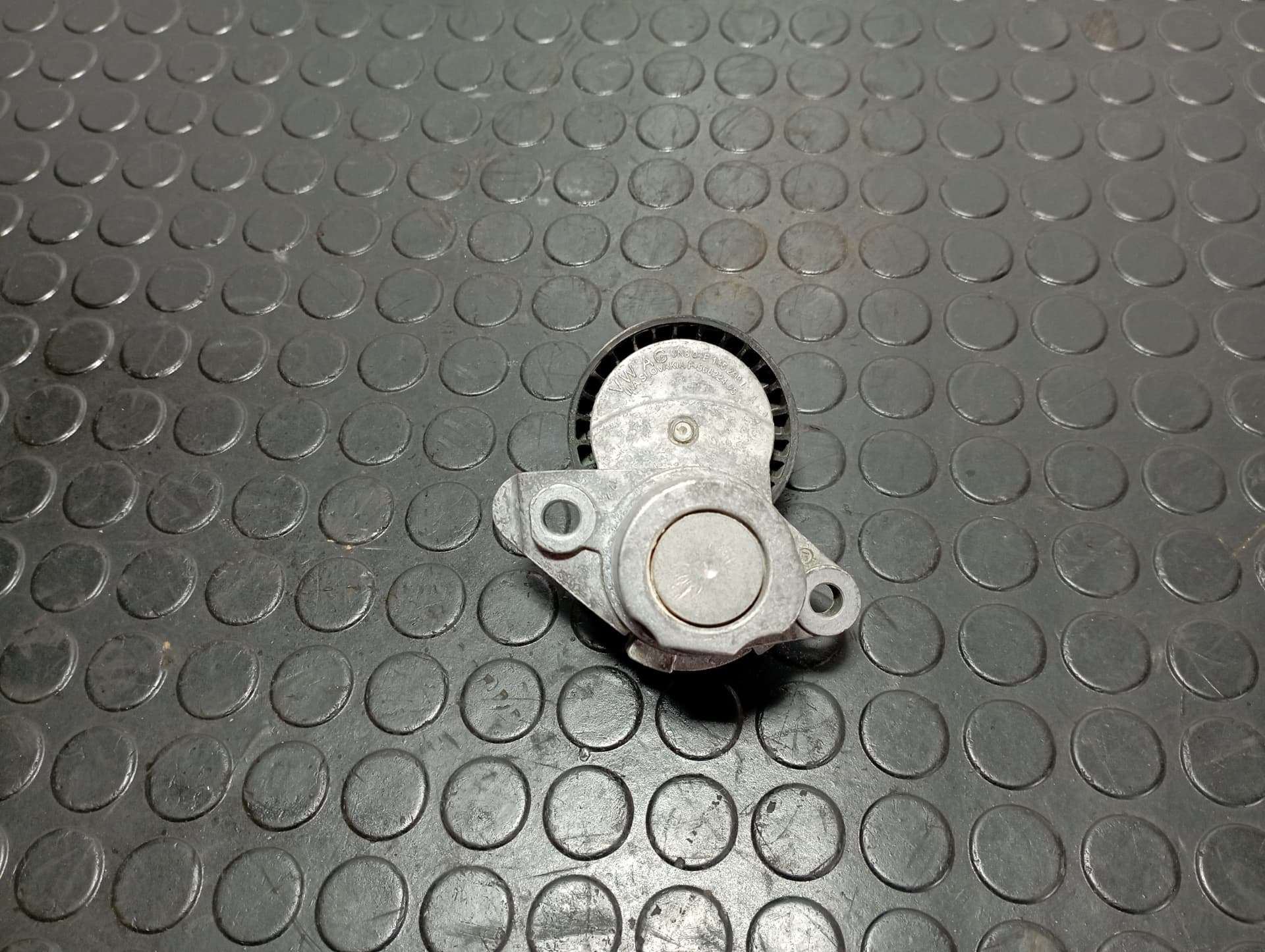 Recambio de TENSOR CORREA AUXILIAR para VOLKSWAGEN POLO 1.0 TSI DKL referencia OEM IAM F56822405 - GRIS 3
