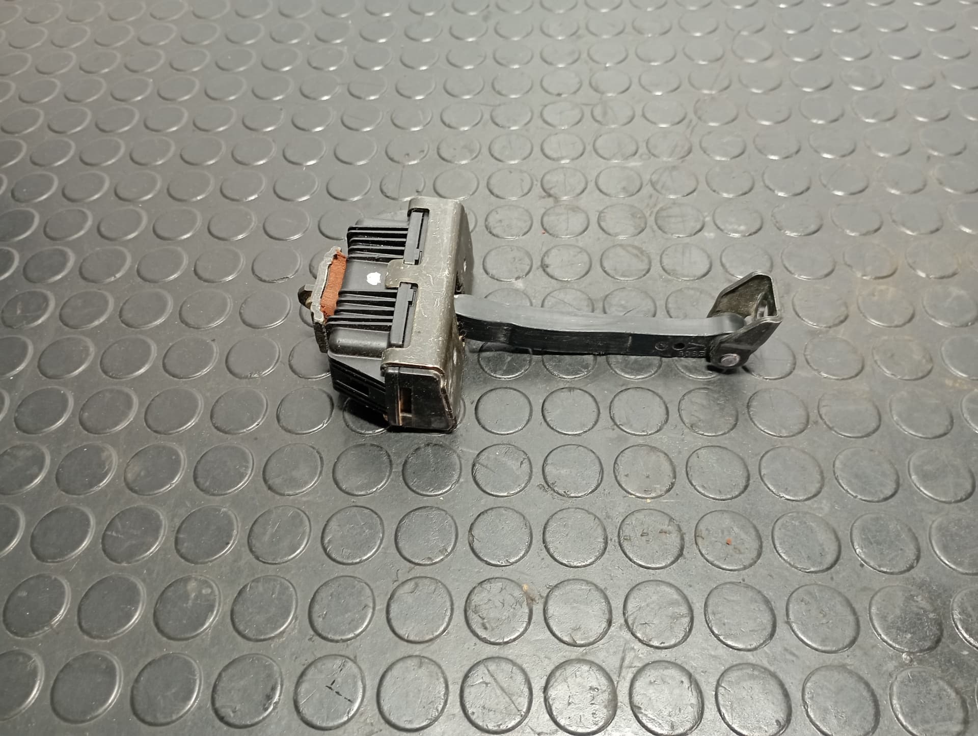 Recambio de RETENEDOR PUERTA IZQUIERDA  para BMW SERIE 5 BERLINA (E60) 525d 256D2 referencia OEM IAM 7033609 - AZUL 4