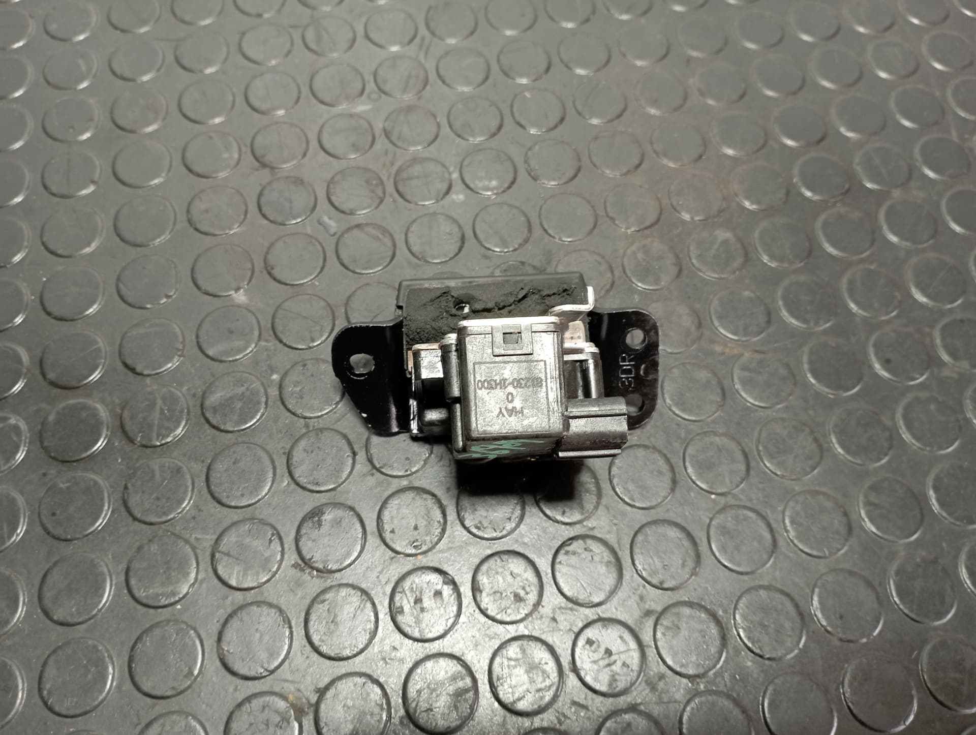 Recambio de CERRADURA MALETERO / PORTON para HYUNDAI IX35 1.6 CRDI D4FD referencia OEM IAM 812301H300 - GRIS 2