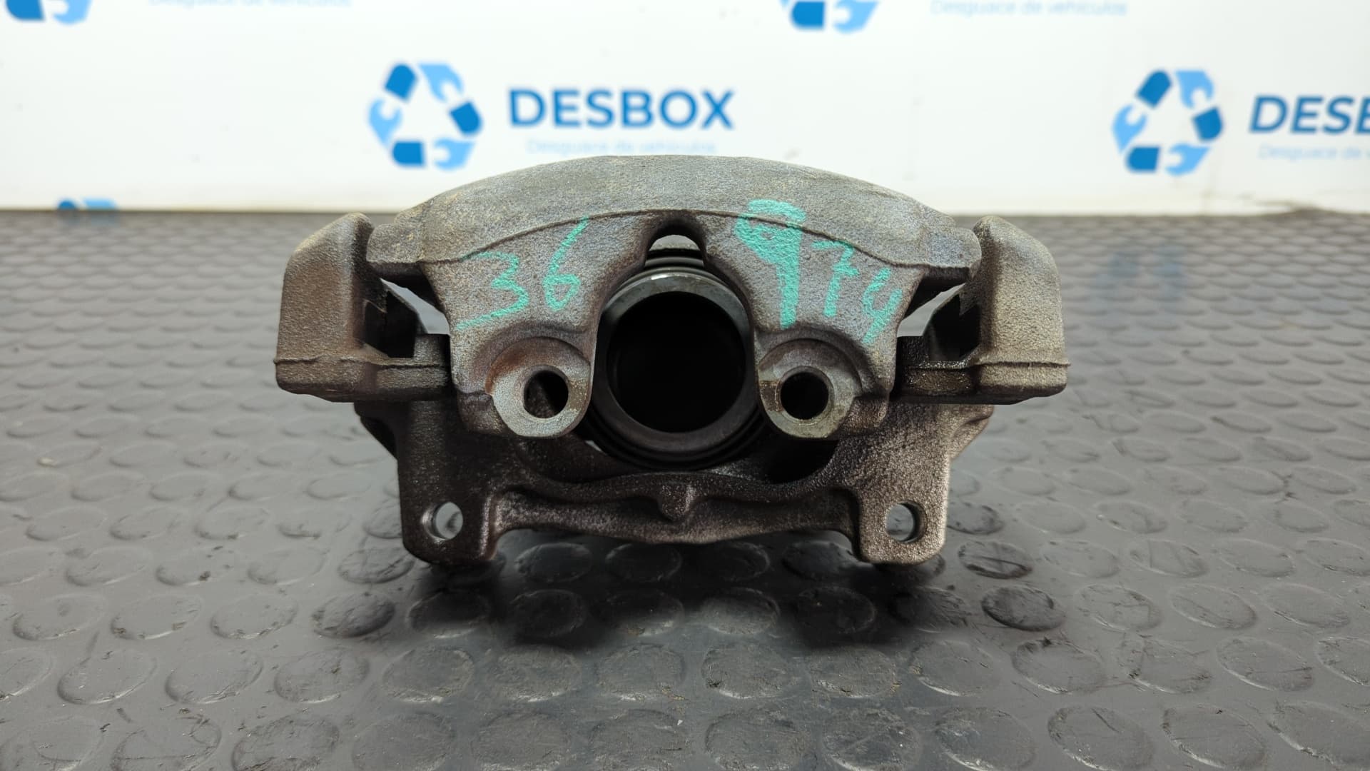 Recambio de PINZA DE FRENO DELANTERA IZQUIERDA para FORD MONDEO BER. (CA2) 1.8 TDCI QYBA referencia OEM IAM 745 - NEGRO 5