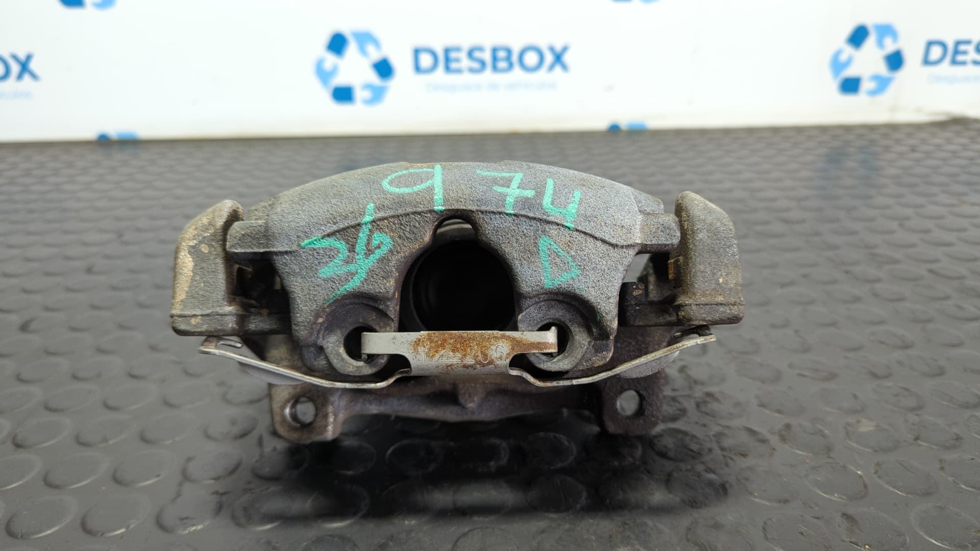 Recambio de PINZA DE FRENO DELANTERA DERECHA para FORD MONDEO BER. (CA2) 1.8 TDCI QYBA referencia OEM IAM 746 - NEGRO 4