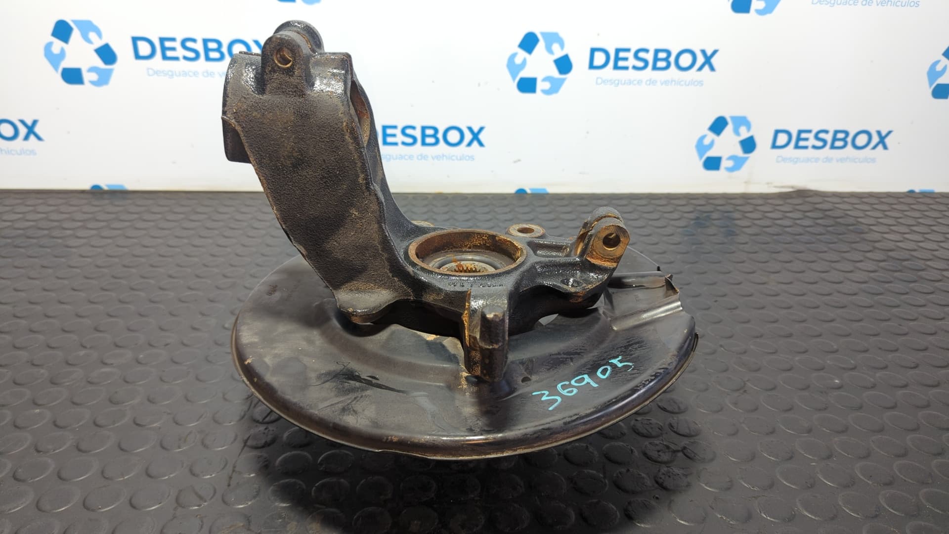 Recambio de MANGUETA DELANTERA IZQUIERDA para FORD FOCUS LIM. (CB8) R9DA referencia OEM IAM CV613K171 - ROJO 2