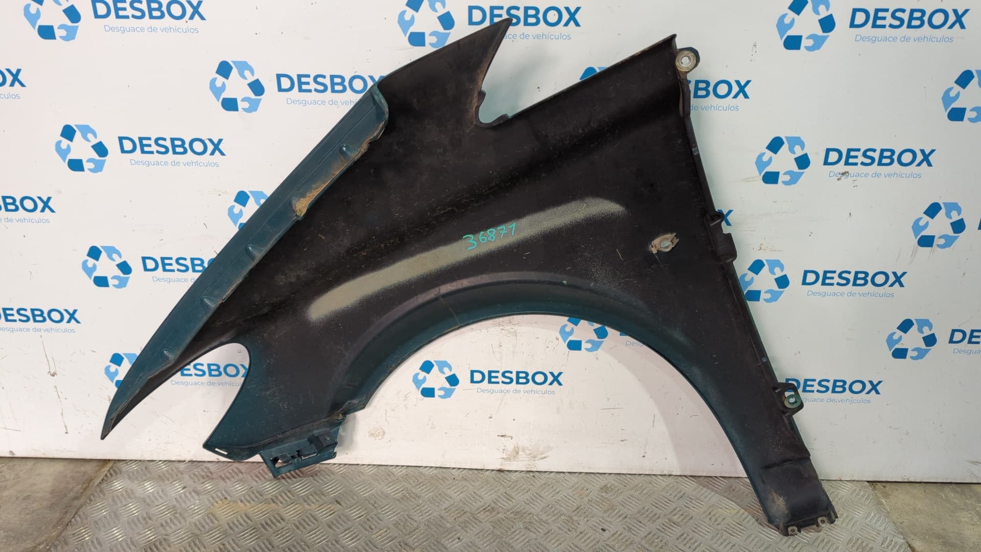 Recambio de ALETA DELANTERA DERECHA para MERCEDES-BENZ VITO (W639) BASIC, COMBI 2.2 CDI  OM646982 - VERDE 3