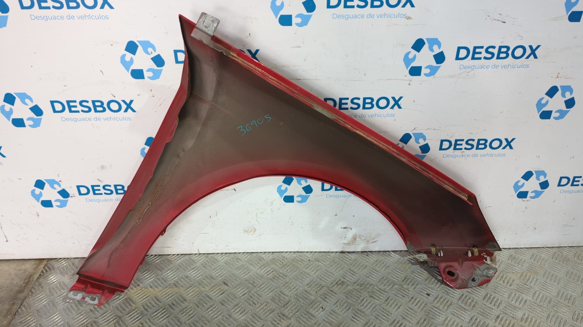 Recambio de ALETA DELANTERA IZQUIERDA para FORD FOCUS LIM. (CB8) FOCUS ST SPORT R9DA - ROJO 2