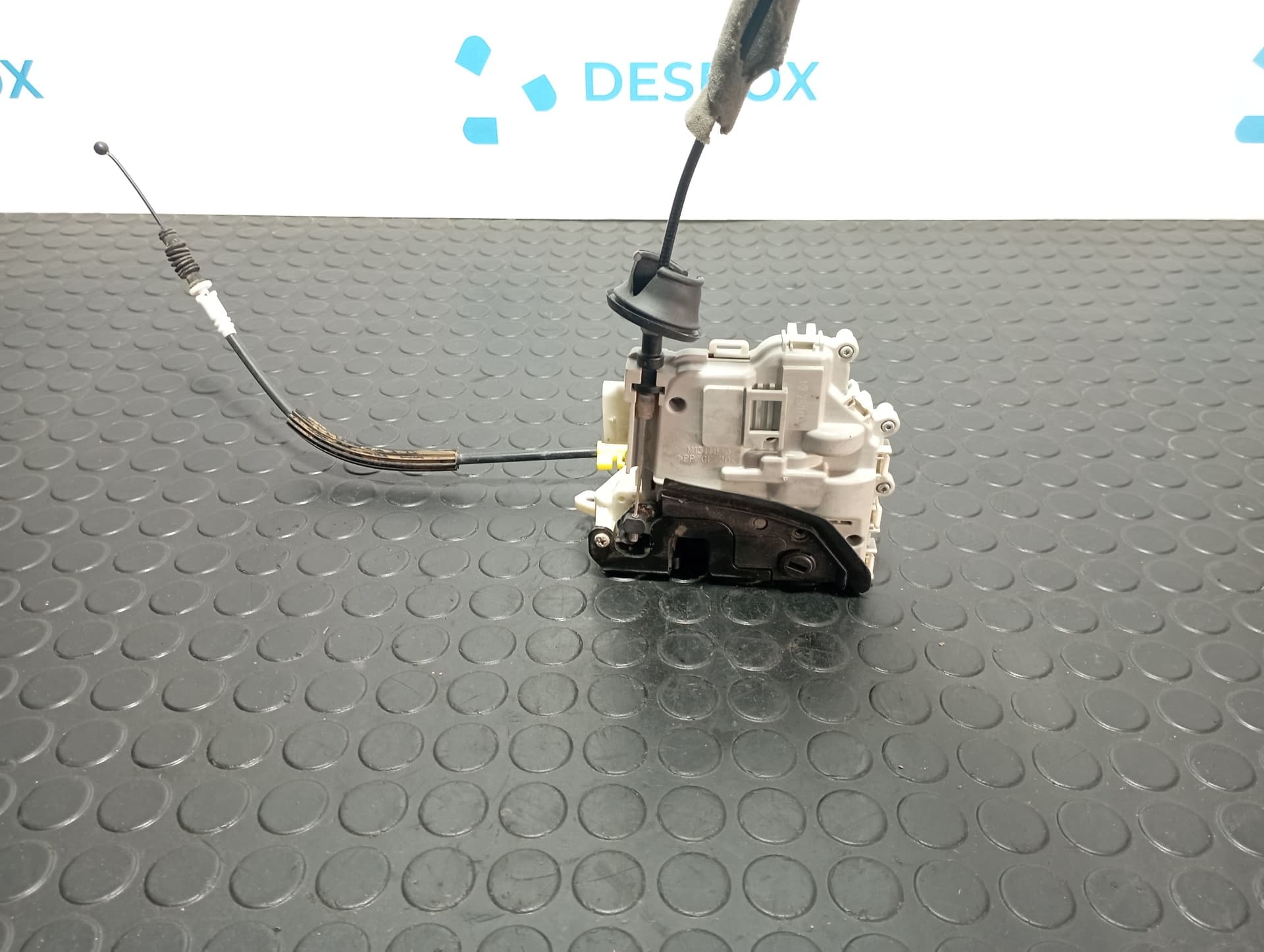 Recambio de CERRADURA PUERTA TRASERA DERECHA para AUDI A1 SPORTBACK (8XF) 1.6 TDI CXMA referencia OEM IAM 8W0839016E - GRIS 2