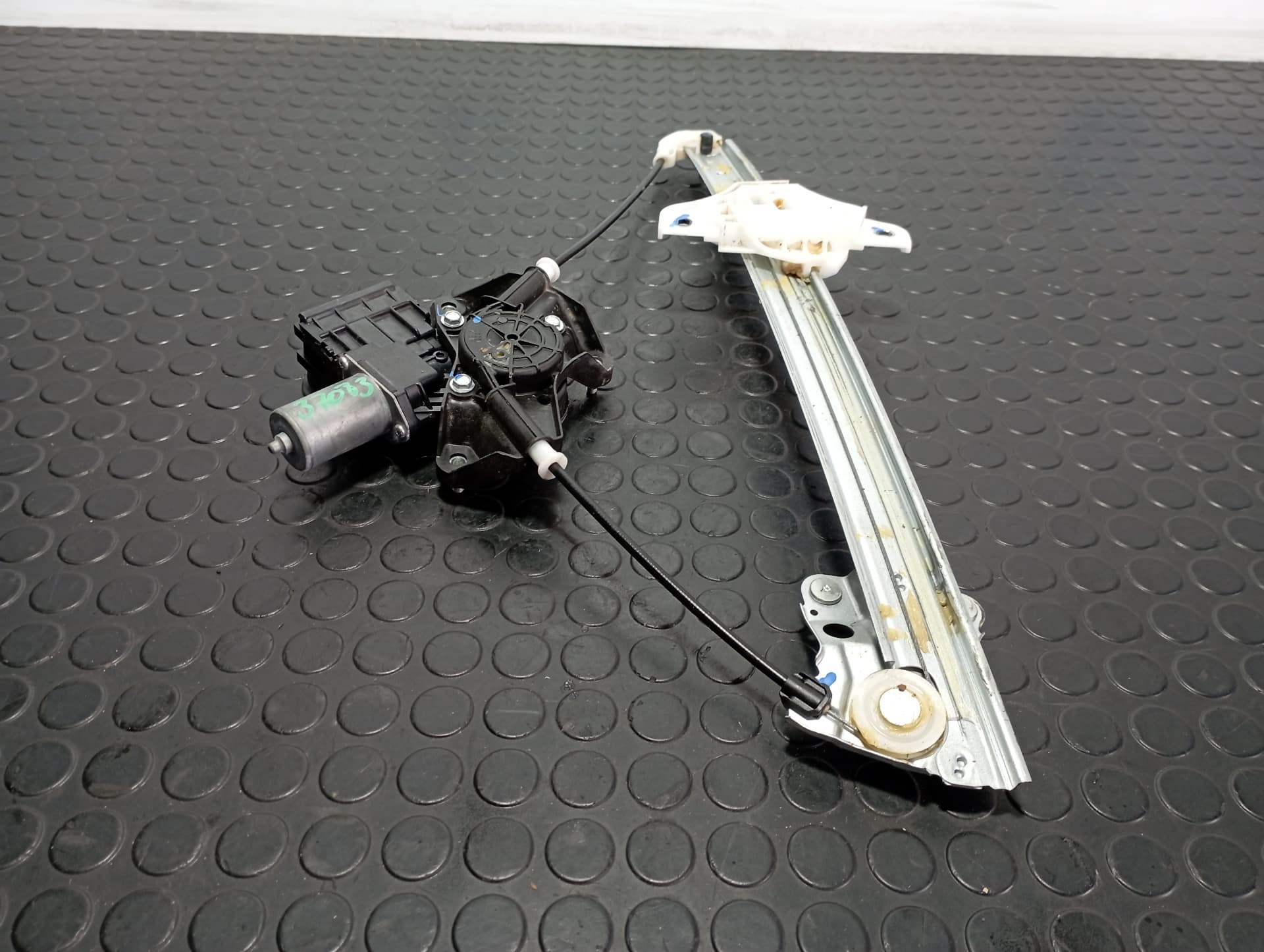 Recambio de ELEVALUNAS DELANTERO DERECHO para TOYOTA YARIS (XP21) YARIS HIBRID M15A referencia OEM IAM 0620206060  - AZUL