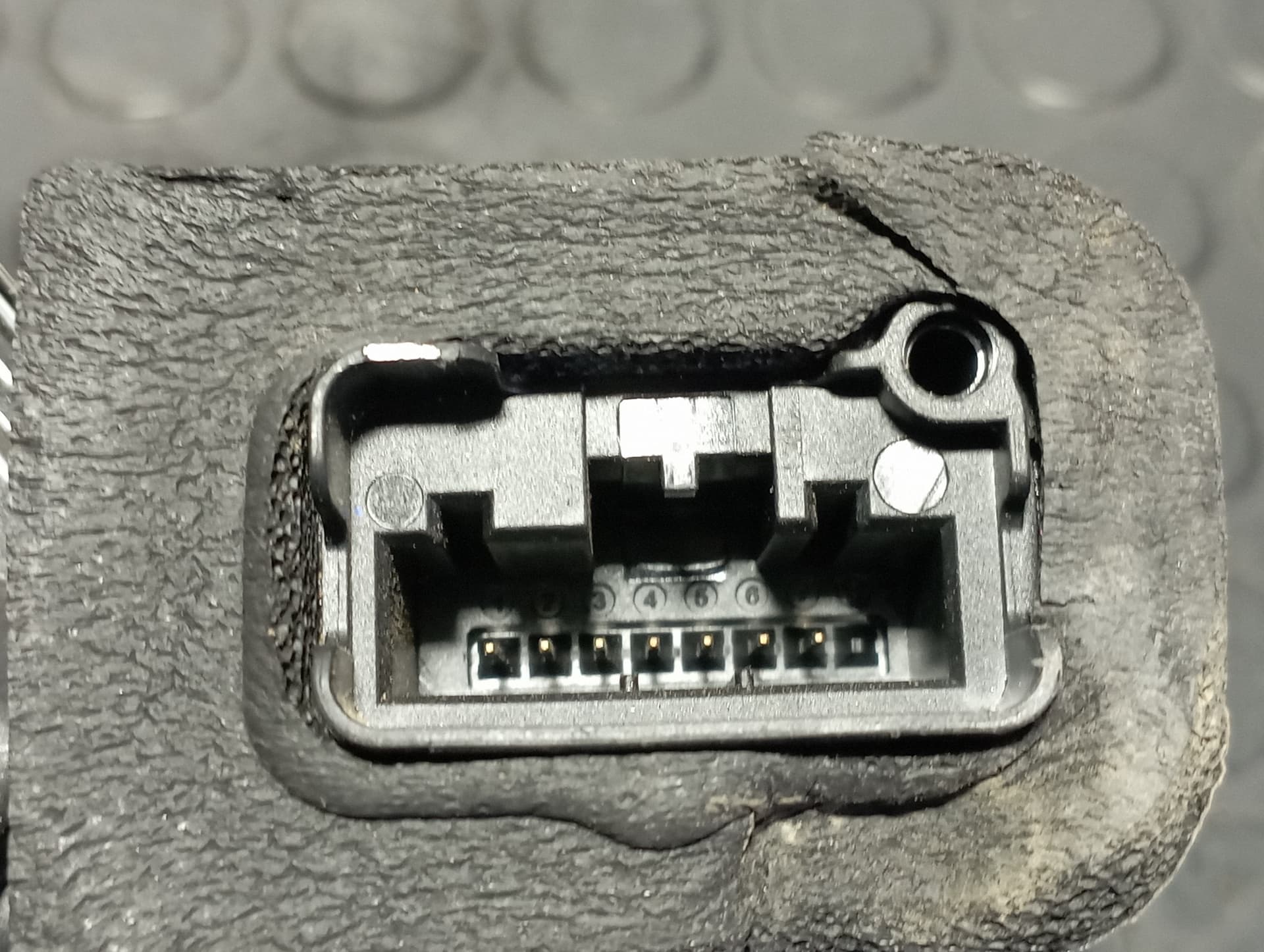 Recambio de CERRADURA PUERTA TRASERA DERECHA para VOLKSWAGEN TIGUAN 1.9 TDI DTR referencia OEM IAM 5NA839816E - NEGRO 2
