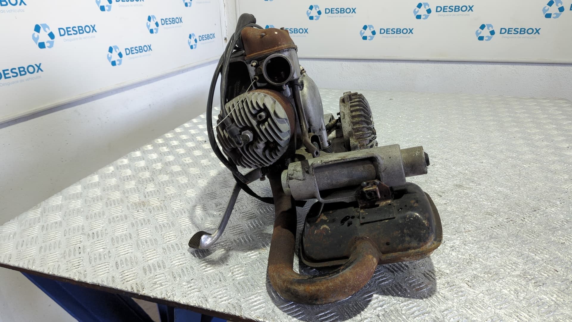 Recambio de MOTOR  para PIAGGIO (VESPA) COSA 125 VNR1M referencia OEM IAM VNR1M - AZUL 5