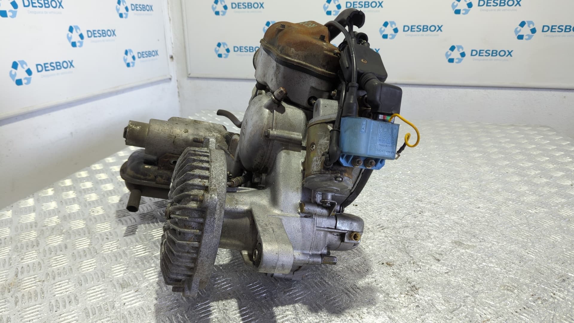 Recambio de MOTOR  para PIAGGIO (VESPA) COSA 125 VNR1M referencia OEM IAM VNR1M - AZUL 4
