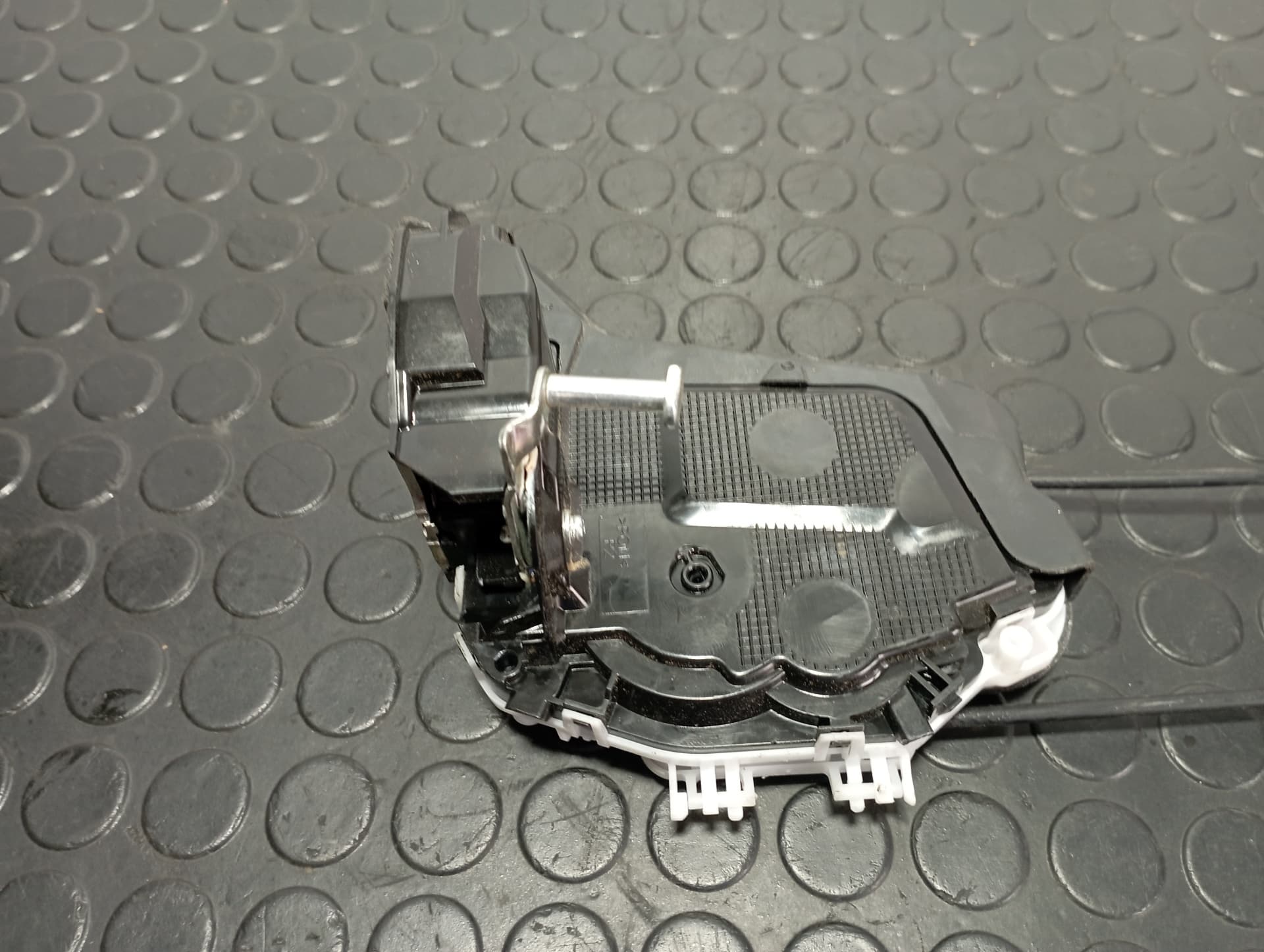 Recambio de CERRADURA PUERTA TRASERA DERECHA para TOYOTA YARIS (XP21) YARIS HIBRID M15A referencia OEM IAM V5114110 - AZUL 2