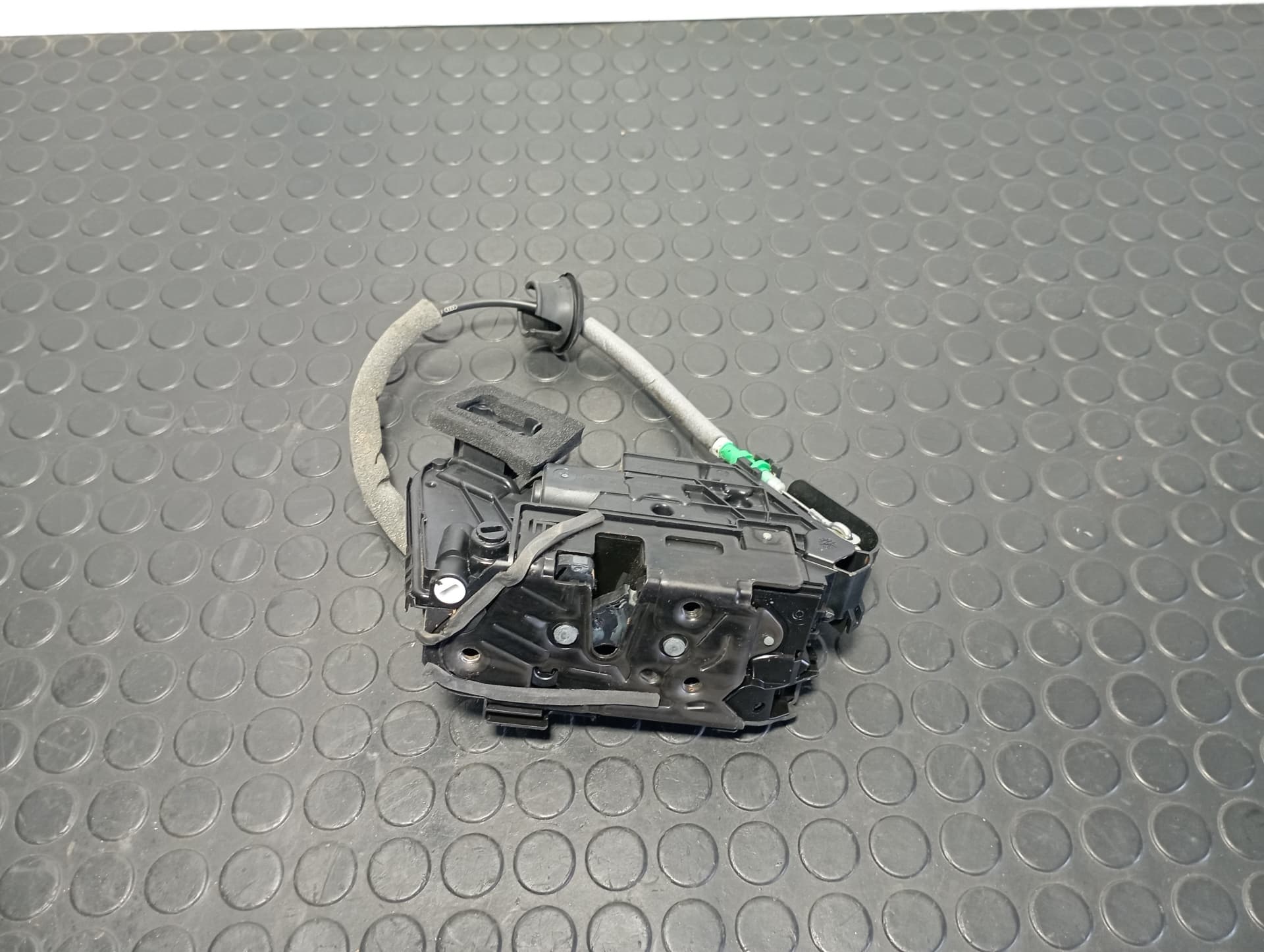 Recambio de CERRADURA PUERTA TRASERA IZQUIERDA para AUDI Q3 (F3B) 35 TDI DTSB referencia OEM IAM A5L5TA839015L - BLANCO 3