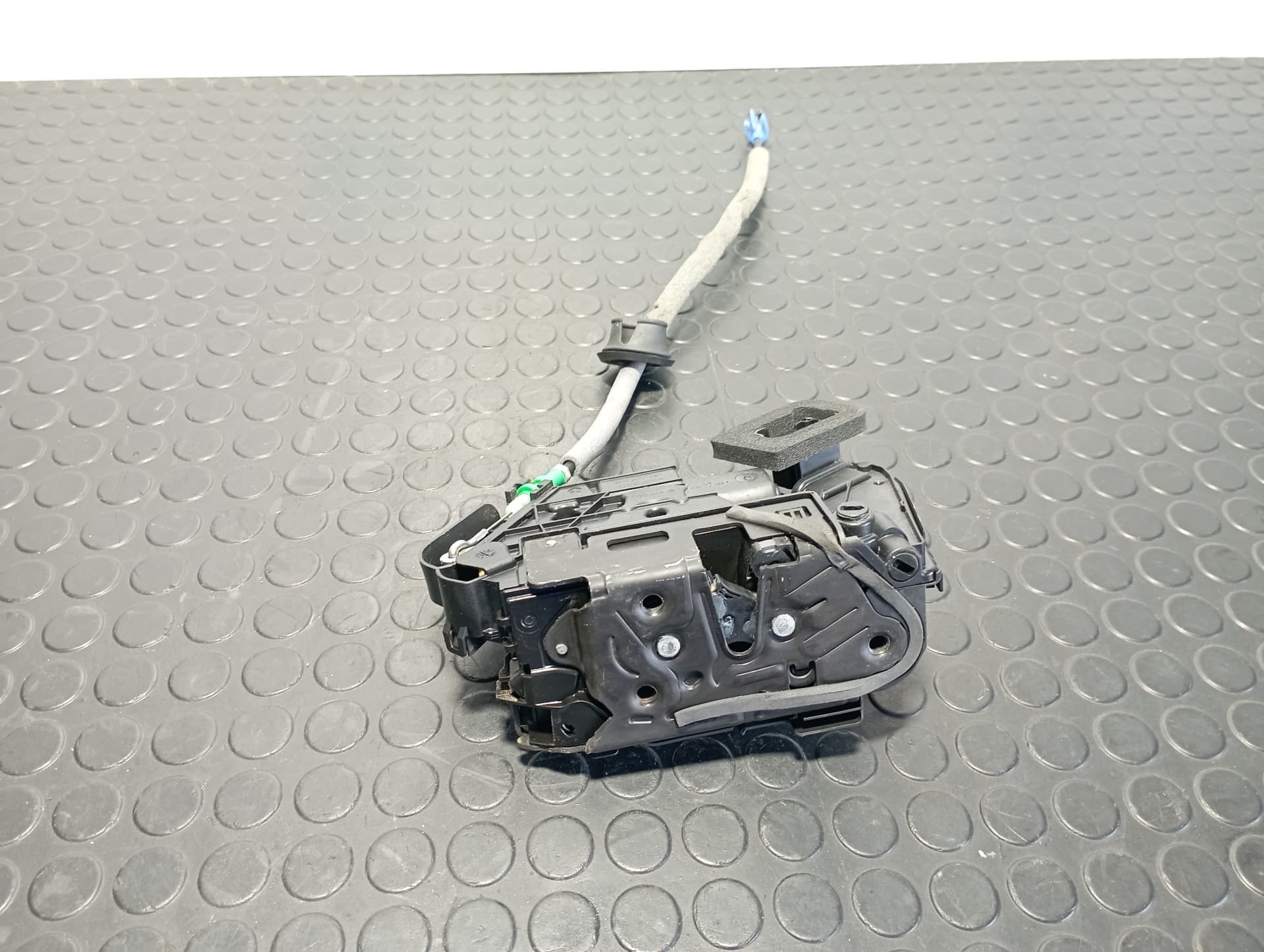 Recambio de CERRADURA PUERTA TRASERA DERECHA para AUDI Q3 (F3B) 35 TDI DTSB referencia OEM IAM A6L5TA839016L - BLANCO 3