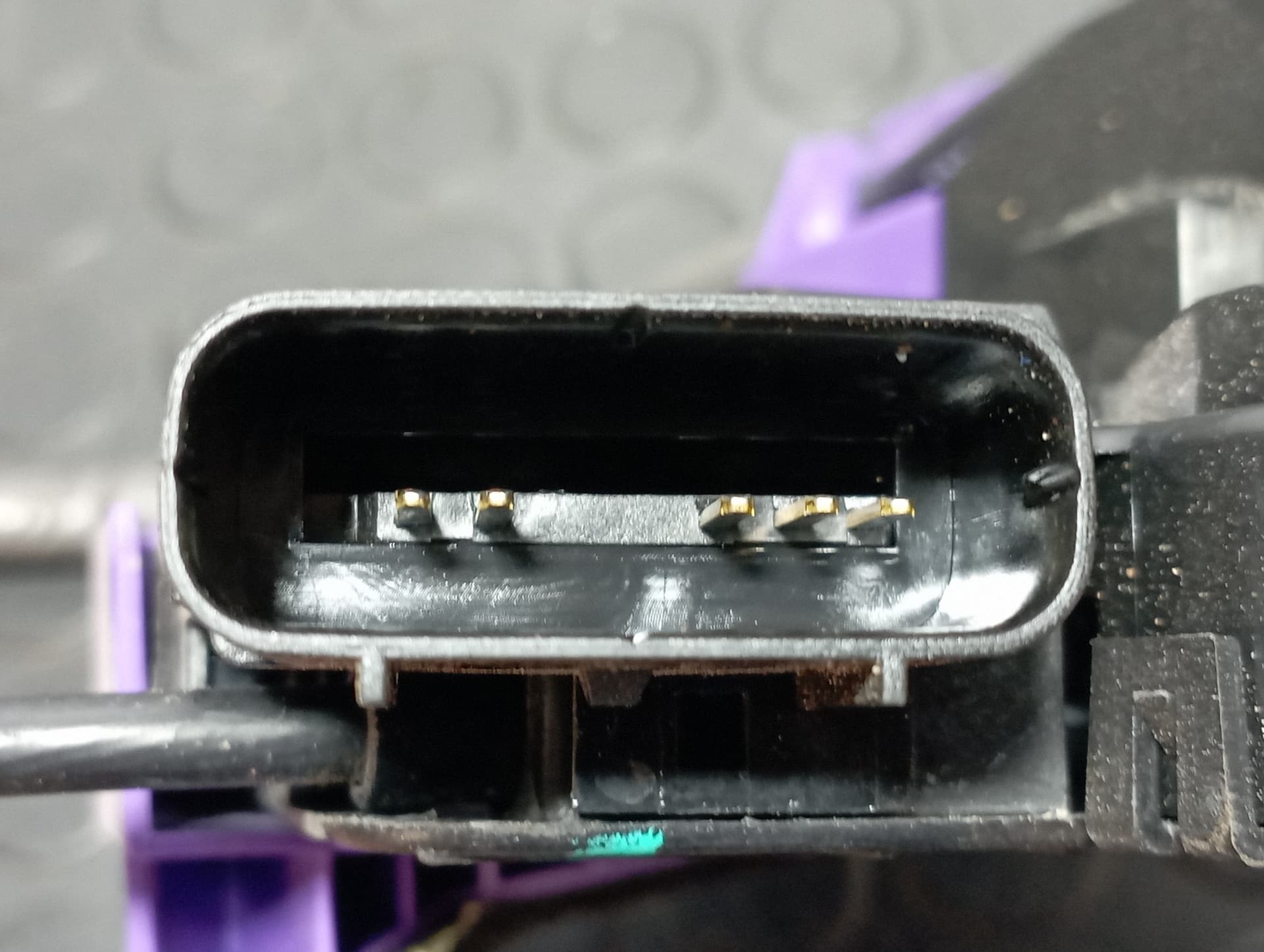 Recambio de CERRADURA PUERTA TRASERA IZQUIERDA para HYUNDAI I30 1.6 CRDI D4FE referencia OEM IAM 81410G3010 - ROJO 3