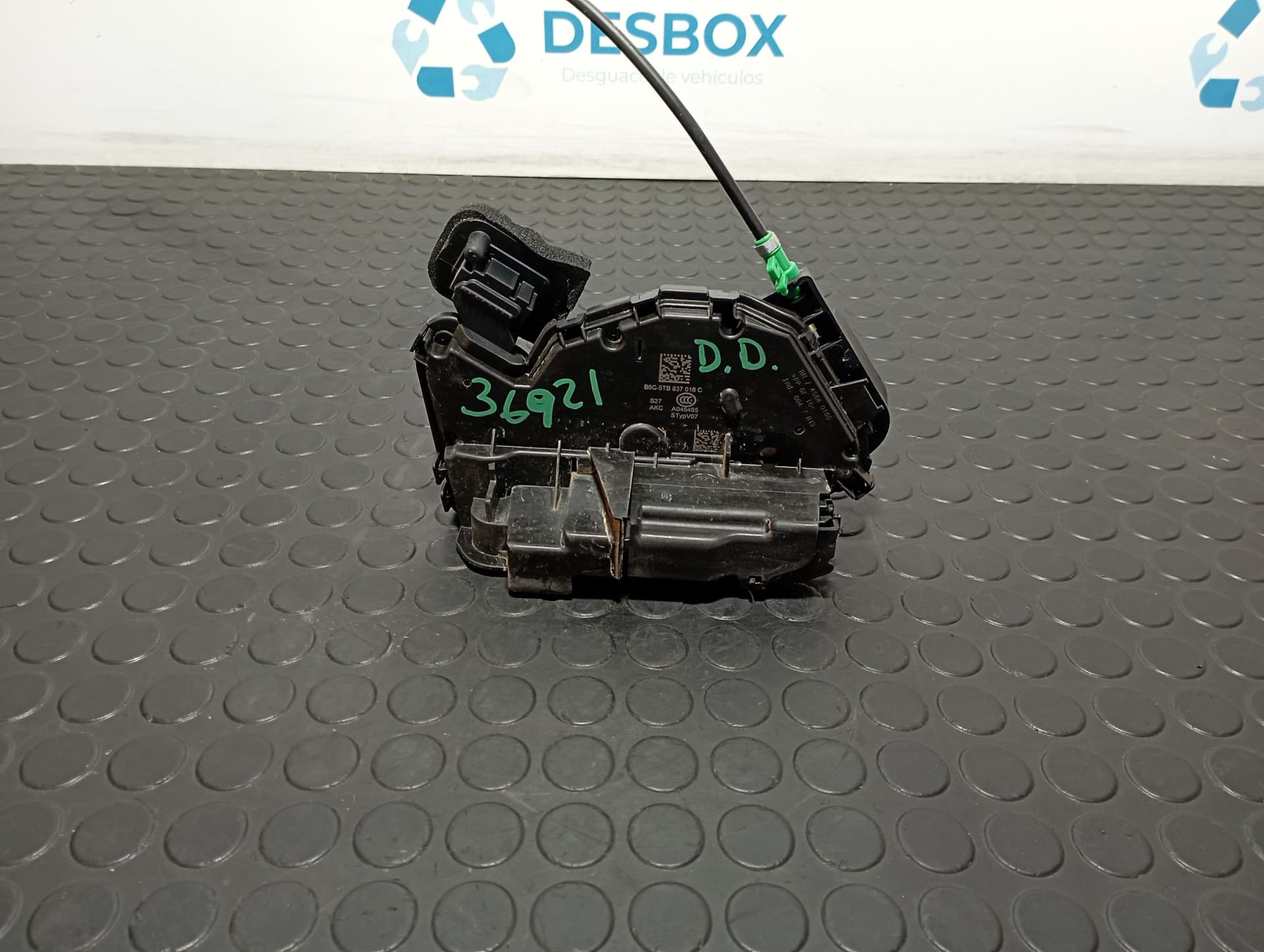 Recambio de CERRADURA PUERTA DELANTERA DERECHA para AUDI Q3 (F3B) 35 TDI DTSB referencia OEM IAM B6C5TB837016C - BLANCO