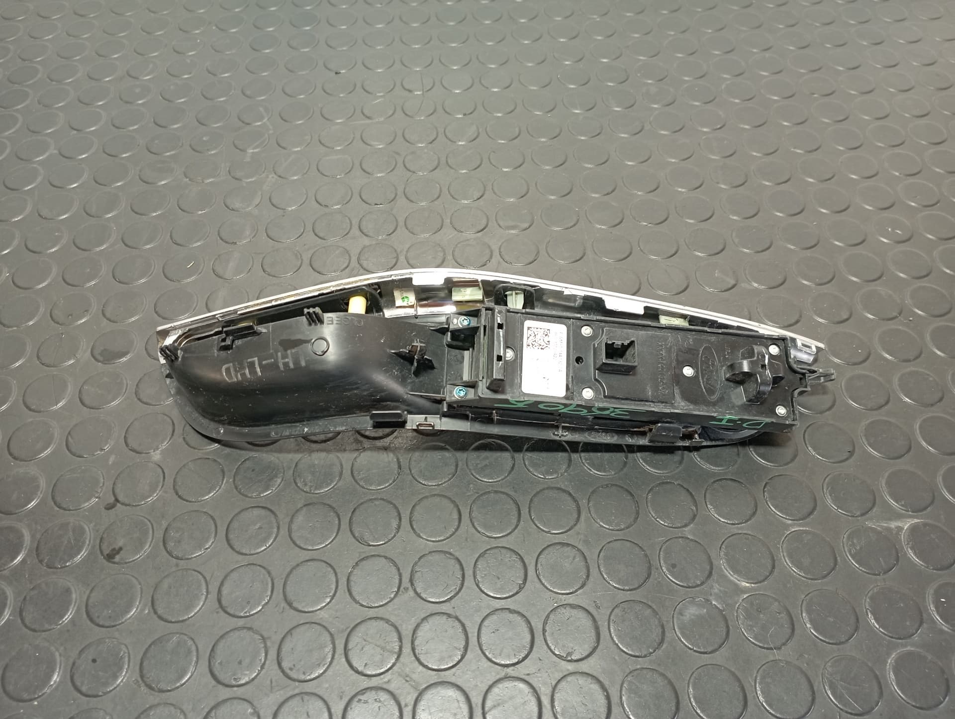 Recambio de MANDO ELEVALUNAS DELANTERO IZQUIERDO para FORD FOCUS LIM. (CB8) FOCUS ST SPORT R9DA referencia OEM IAM AM5T14A132CA - ROJO 3