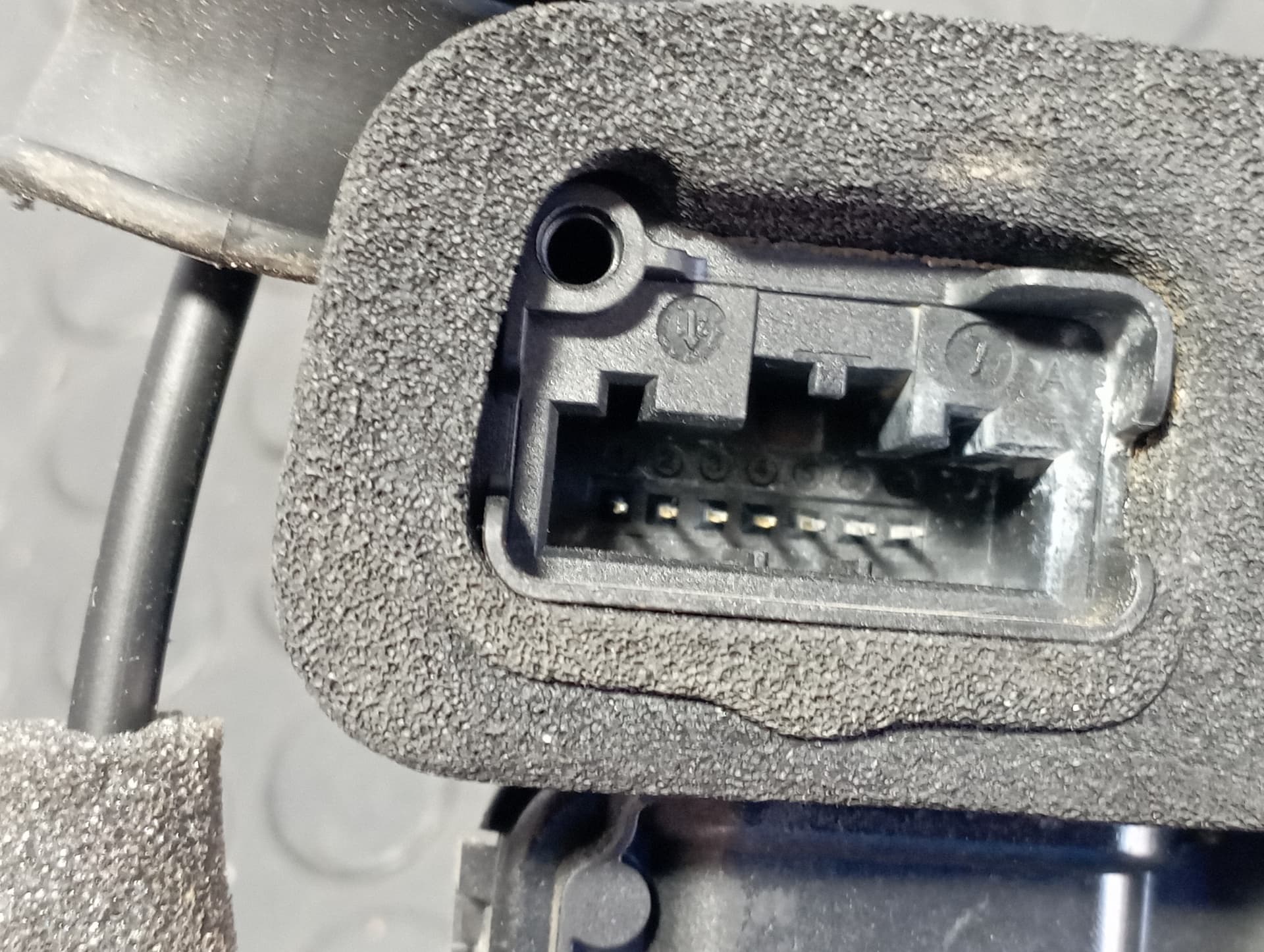 Recambio de CERRADURA PUERTA DELANTERA IZQUIERDA para AUDI Q3 (F3B) 35 TDI DTSB referencia OEM IAM B5C5TB837015C - BLANCO 3