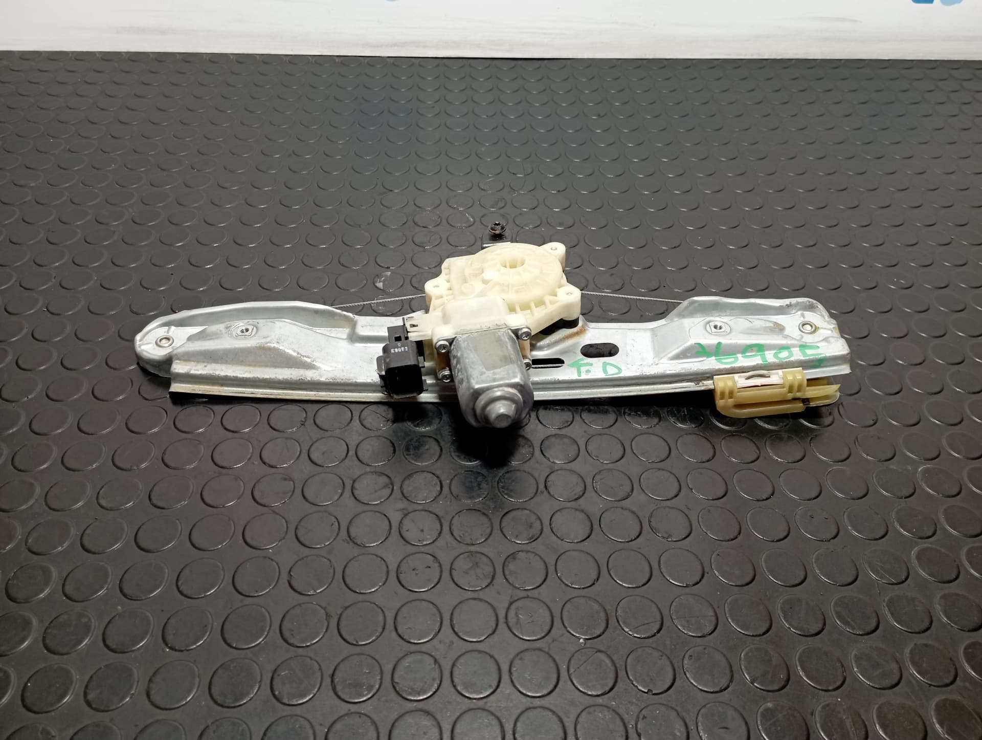 Recambio de ELEVALUNAS TRASERO DERECHO para FORD FOCUS LIM. (CB8) FOCUS ST SPORT R9DA referencia OEM IAM 924131104 - ROJO