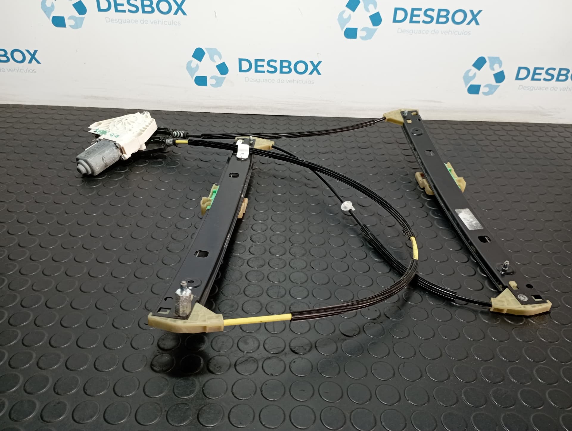 Recambio de ELEVALUNAS DELANTERO DERECHO para AUDI A1 SPORTBACK (8XF) 1.6 TDI CXMA referencia OEM IAM 8K0959802C - GRIS