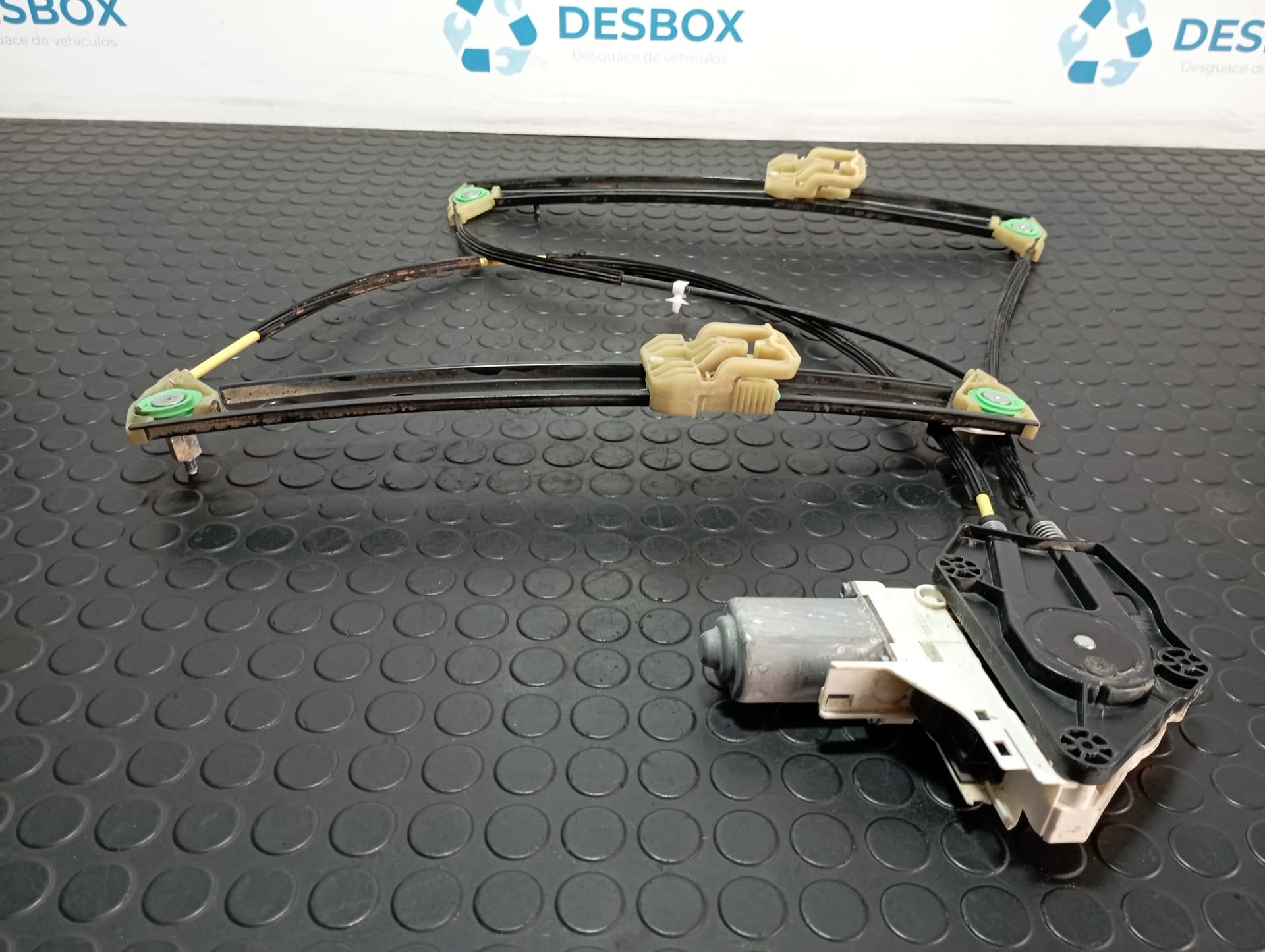 Recambio de ELEVALUNAS DELANTERO DERECHO para AUDI A1 SPORTBACK (8XF) 1.6 TDI CXMA referencia OEM IAM 8K0959802C - GRIS 3