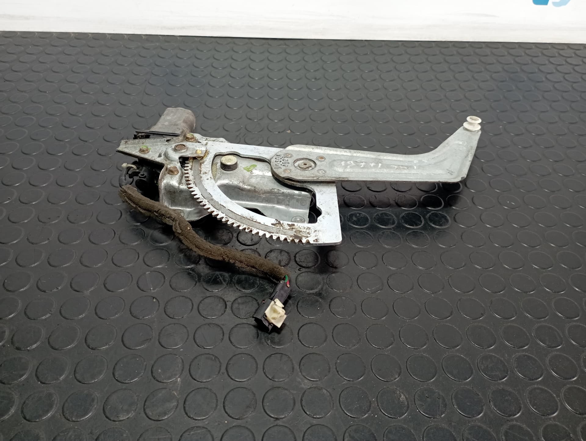 Recambio de ELEVALUNAS TRASERO IZQUIERDO para KIA RIO Ipanema Berlina A3D referencia OEM IAM OK30C7356Y - BLANCO