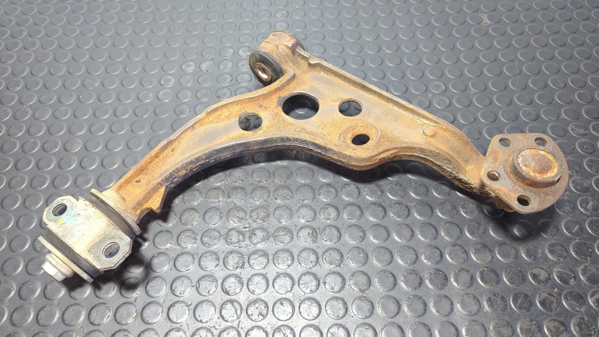 Recambio de BRAZO DERECHO INFERIOR DELANTERO para FIAT DUCATO CAJA CERRADA (DESDE 03.94) D 2,            Batalla 3200 8140.67 referencia OEM IAM 1302372080 - BLANCO
