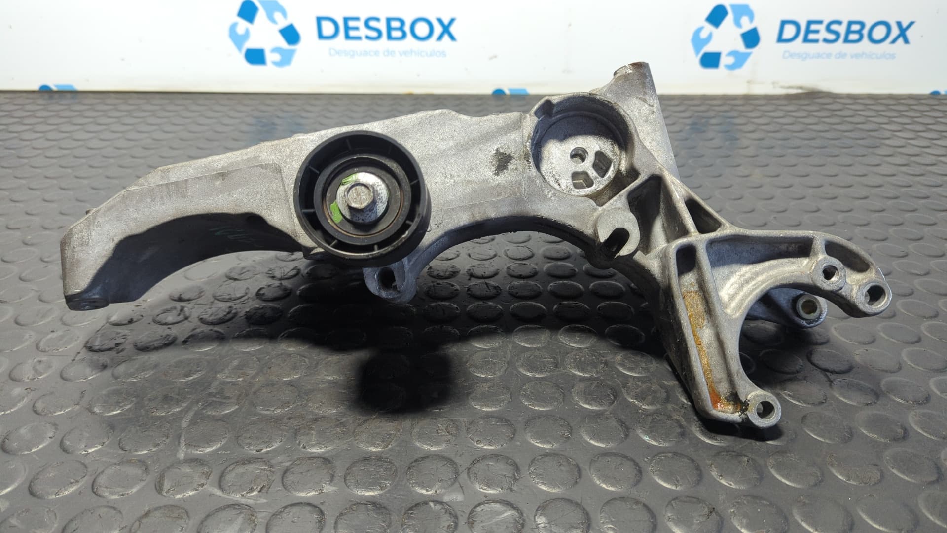 Recambio de SOPORTE ALTERNADOR para OPEL VIVARO 1.9 DCI F9QU7 referencia OEM IAM 8200183234 - BLANCO 2