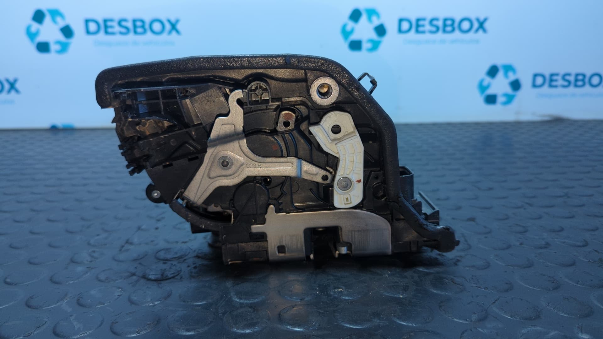 Recambio de CERRADURA PUERTA DELANTERA DERECHA para BMW SERIE X1 (F48) X1 SDRIVE 18D B47C20A referencia OEM IAM 51217281934 - BLANCO 2