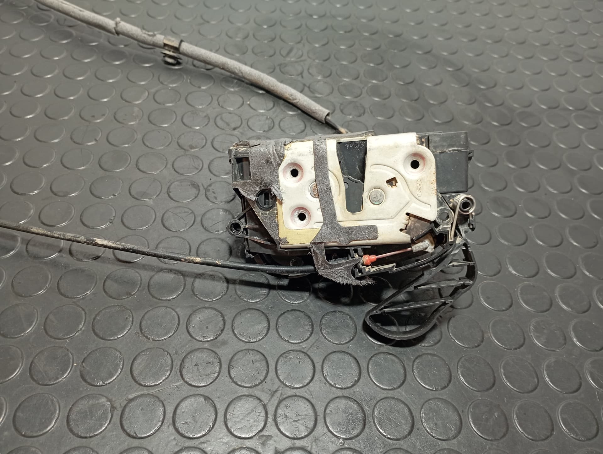 Recambio de CERRADURA PUERTA DELANTERA IZQUIERDA para FORD FOCUS LIM. (CB8) FOCUS ST SPORT R9DA referencia OEM IAM BM5AA21813CD - ROJO 3