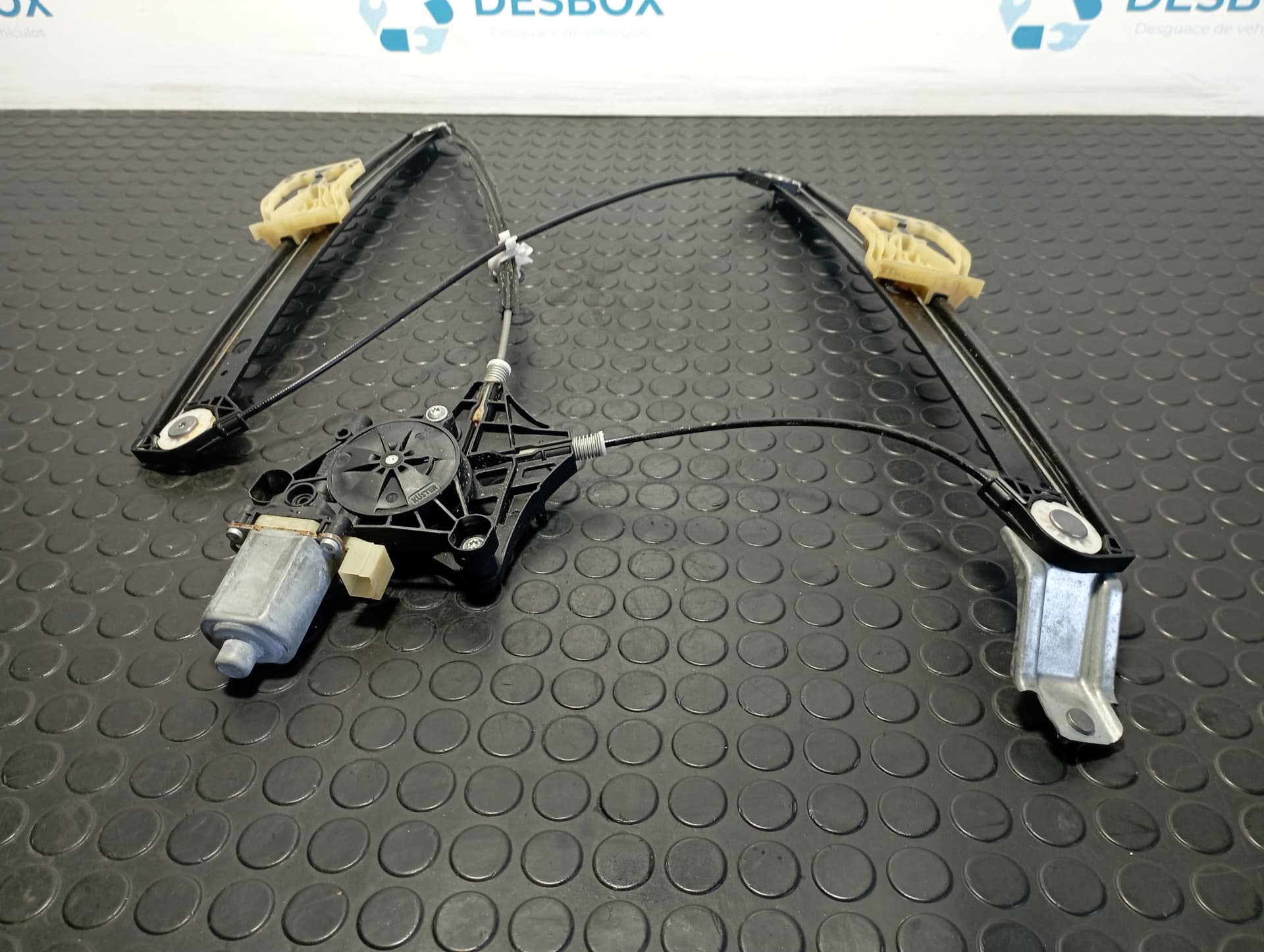 Recambio de ELEVALUNAS DELANTERO DERECHO para AUDI Q3 (F3B) 35 TDI DTSB referencia OEM IAM 83A837462 - BLANCO 4