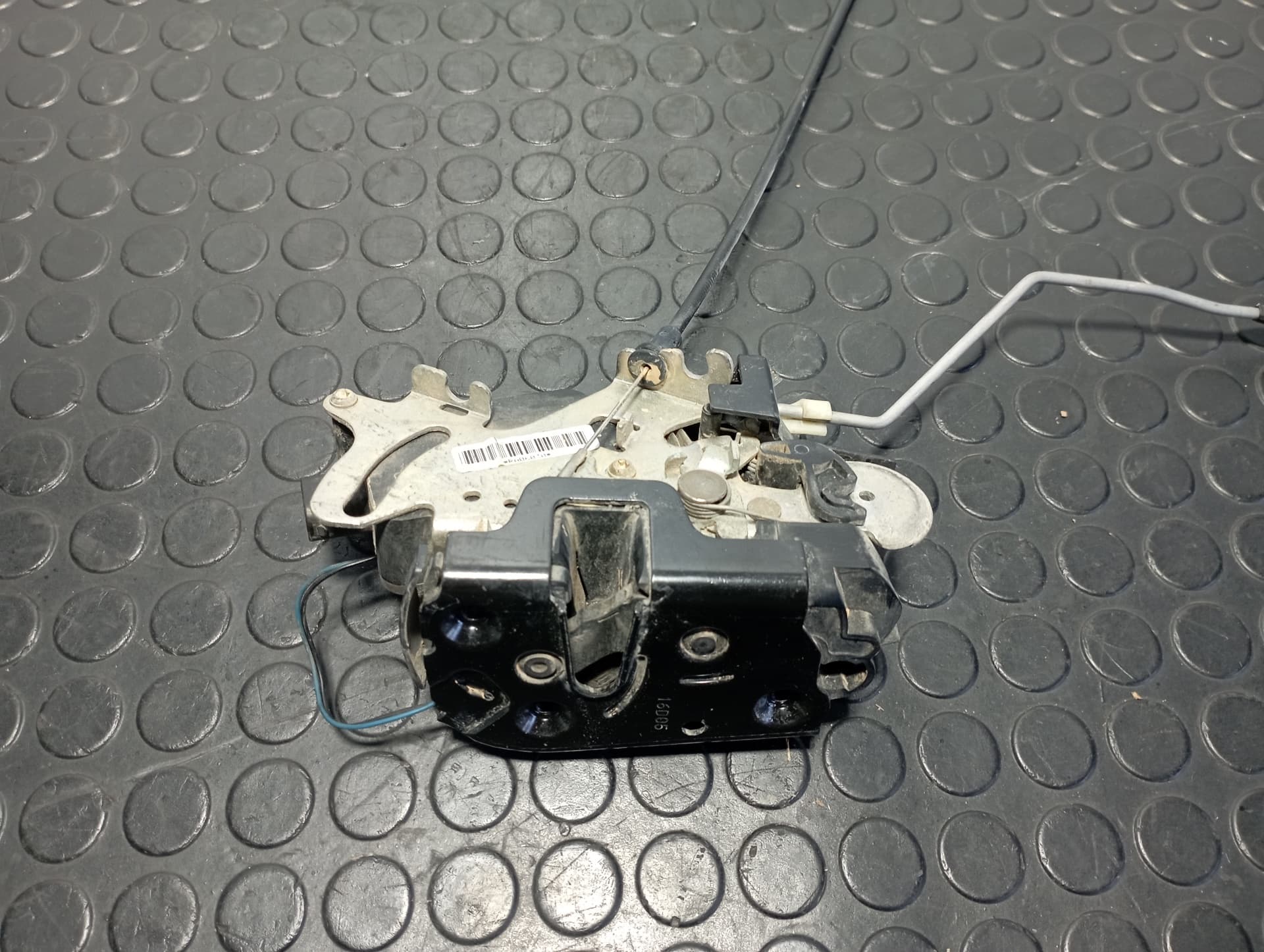 Recambio de CERRADURA PUERTA DELANTERA DERECHA para MERCEDES-BENZ VITO (W639) BASIC, COMBI 2.2 CDI  OM646982 referencia OEM IAM A6397201735 - VERDE 3