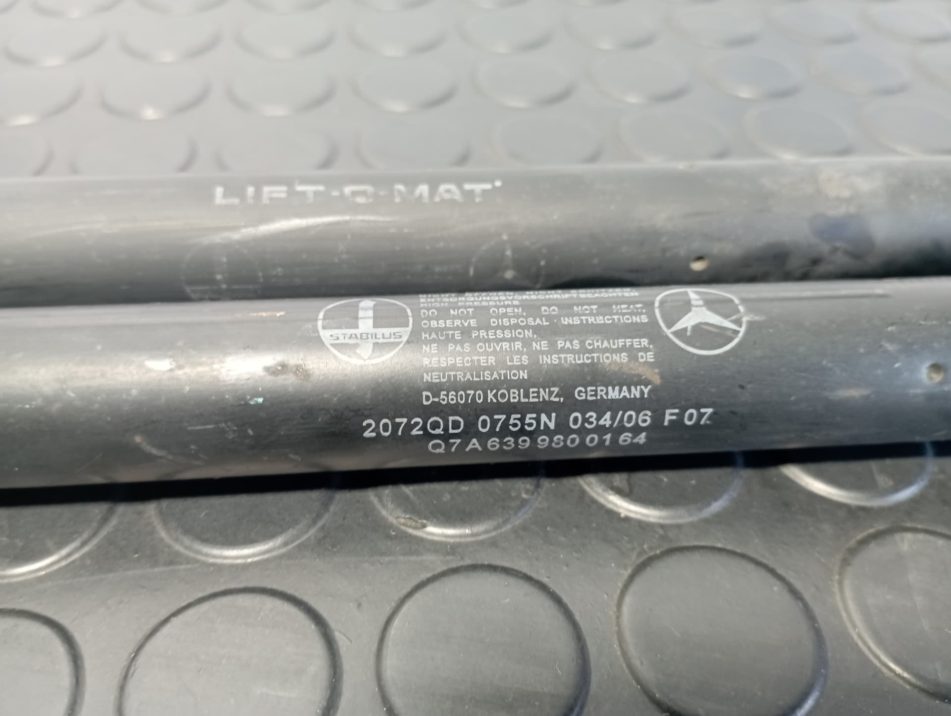 Recambio de AMORTIGUADORES MALETERO / PORTON para MERCEDES-BENZ VITO (W639) BASIC, COMBI 2.2 CDI  OM646982 referencia OEM IAM A6399800164 - VERDE 3
