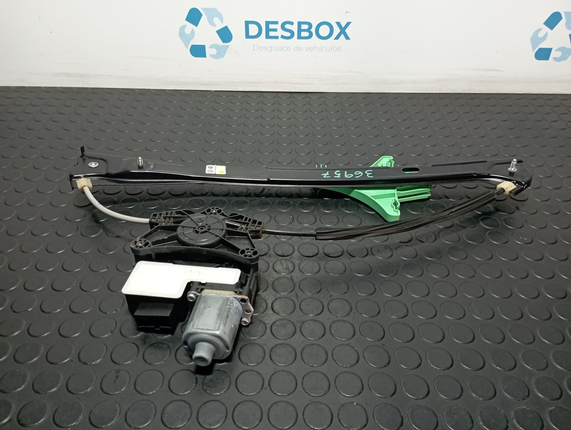 Recambio de ELEVALUNAS TRASERO IZQUIERDO para VOLKSWAGEN TIGUAN 1.9 TDI DTR referencia OEM IAM 5NA839461C - NEGRO