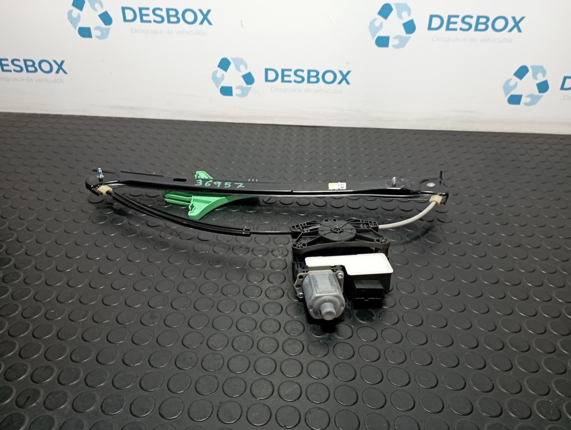 Recambio de ELEVALUNAS TRASERO DERECHO para VOLKSWAGEN TIGUAN 1.9 TDI DTR referencia OEM IAM 5NA839462C - NEGRO 3