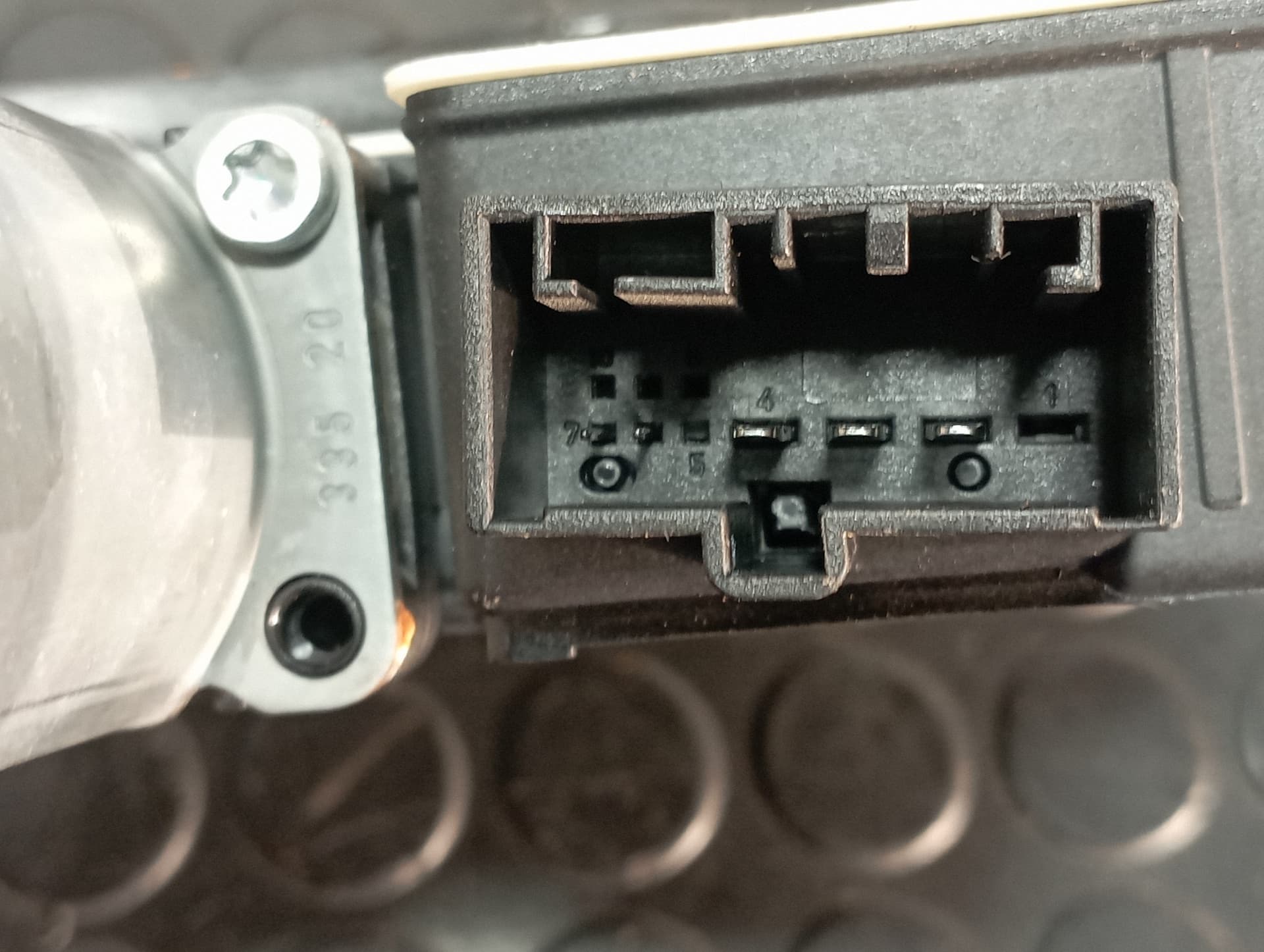Recambio de ELEVALUNAS TRASERO DERECHO para VOLKSWAGEN TIGUAN 1.9 TDI DTR referencia OEM IAM 5NA839462C - NEGRO 2
