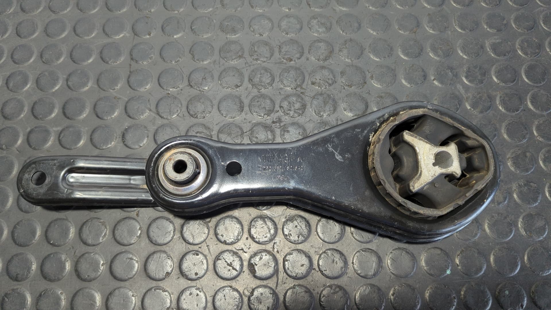 Recambio de SOPORTE MOTOR para SEAT IBIZA (KJ1) DBYA referencia OEM IAM 2Q0199851AD 2