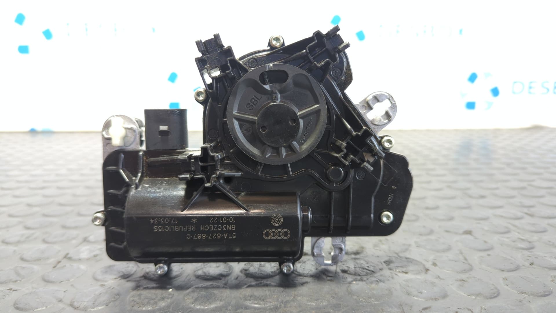 Recambio de MOTOR CIERRE CENTRALIZADO MALETERO / PORTON para AUDI Q3 (F3B) 35 TDI DTSB referencia OEM IAM 5TA827887C - BLANCO 2
