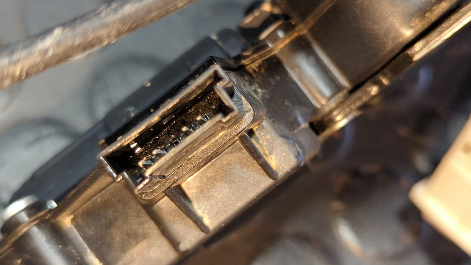Recambio de MOTOR CIERRE CENTRALIZADO MALETERO / PORTON para BMW SERIE 3 CABRIO (E93) 320D A CABRIO N47D20C referencia OEM IAM 691362902 - GRANATE 4
