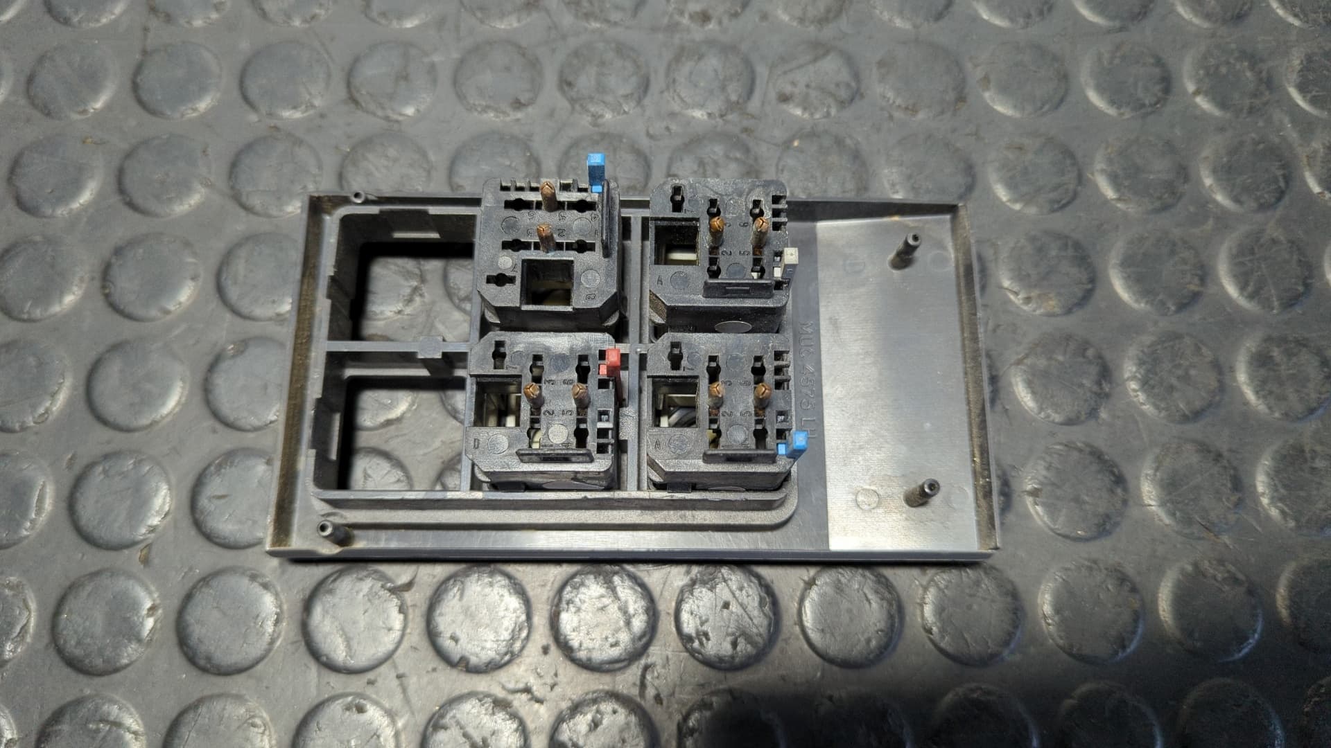 Recambio de MANDO LUCES para LAND ROVER RANGE ROVER 2.5 Turbodiesel 244DT referencia OEM IAM MUC4575LH   - GRIS 2