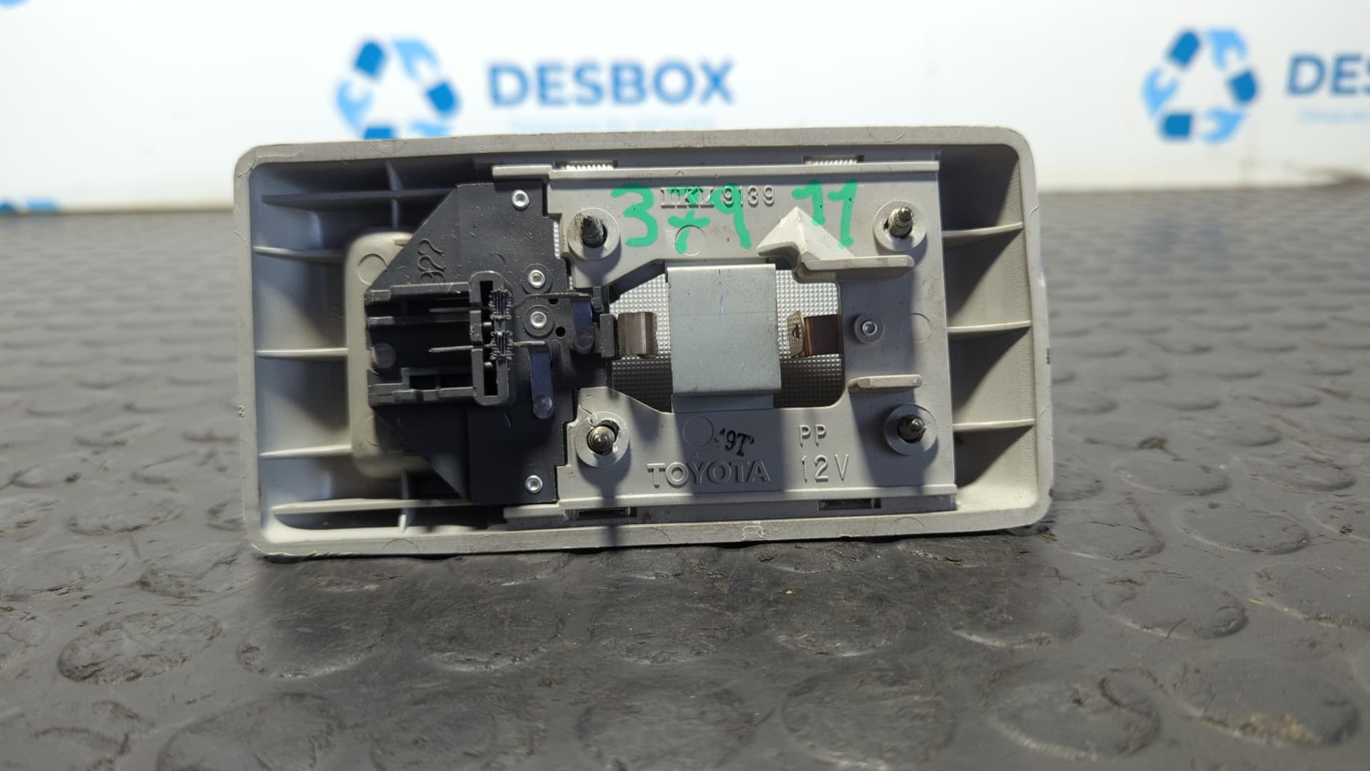 Recambio de LUZ INTERIOR para TOYOTA LAND CRUISER HDJ80 LAND CRUISER 4.2 TD 1HDT referencia OEM IAM IKI 9139 - NEGRO 3