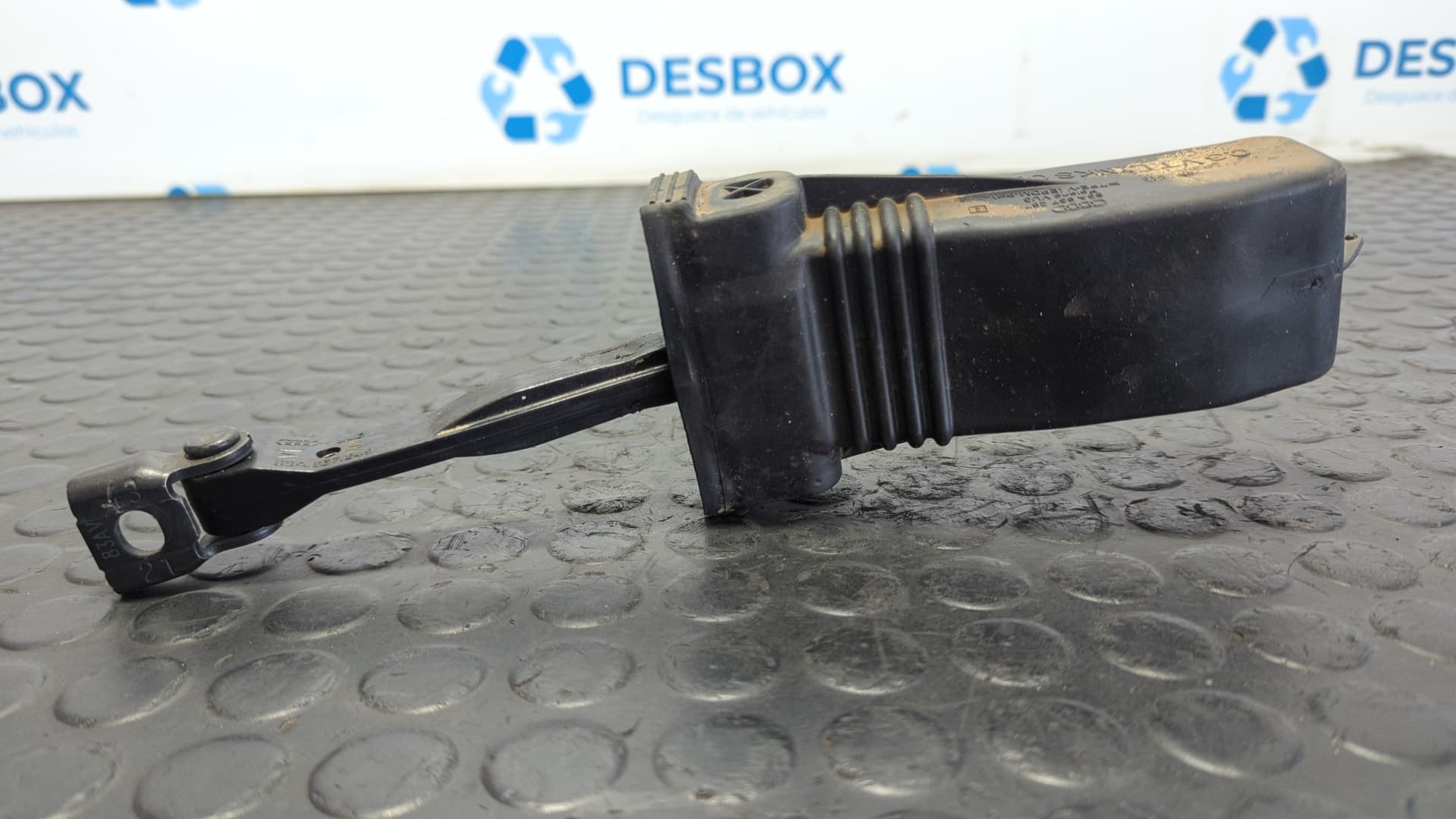 Recambio de RETENEDOR PUERTA IZQUIERDA  para AUDI Q3 (F3B) 35 TDI DTSB referencia OEM IAM 83A837249 - BLANCO
