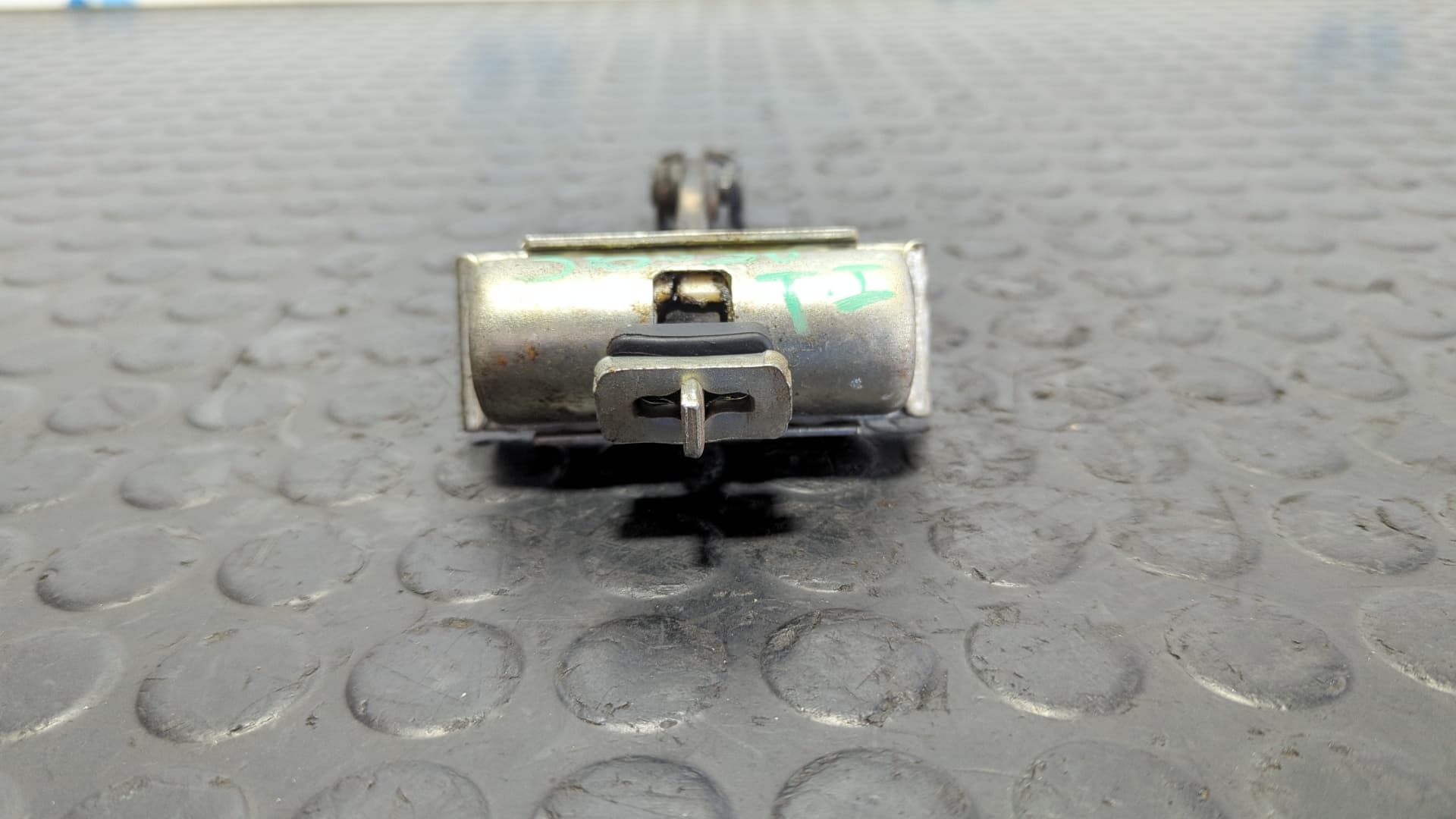 Recambio de RETENEDOR PUERTA IZQUIERDA  para OPEL CORSA E 1.4 GASOLINA B14XER referencia OEM IAM 13181961 - GRIS 3
