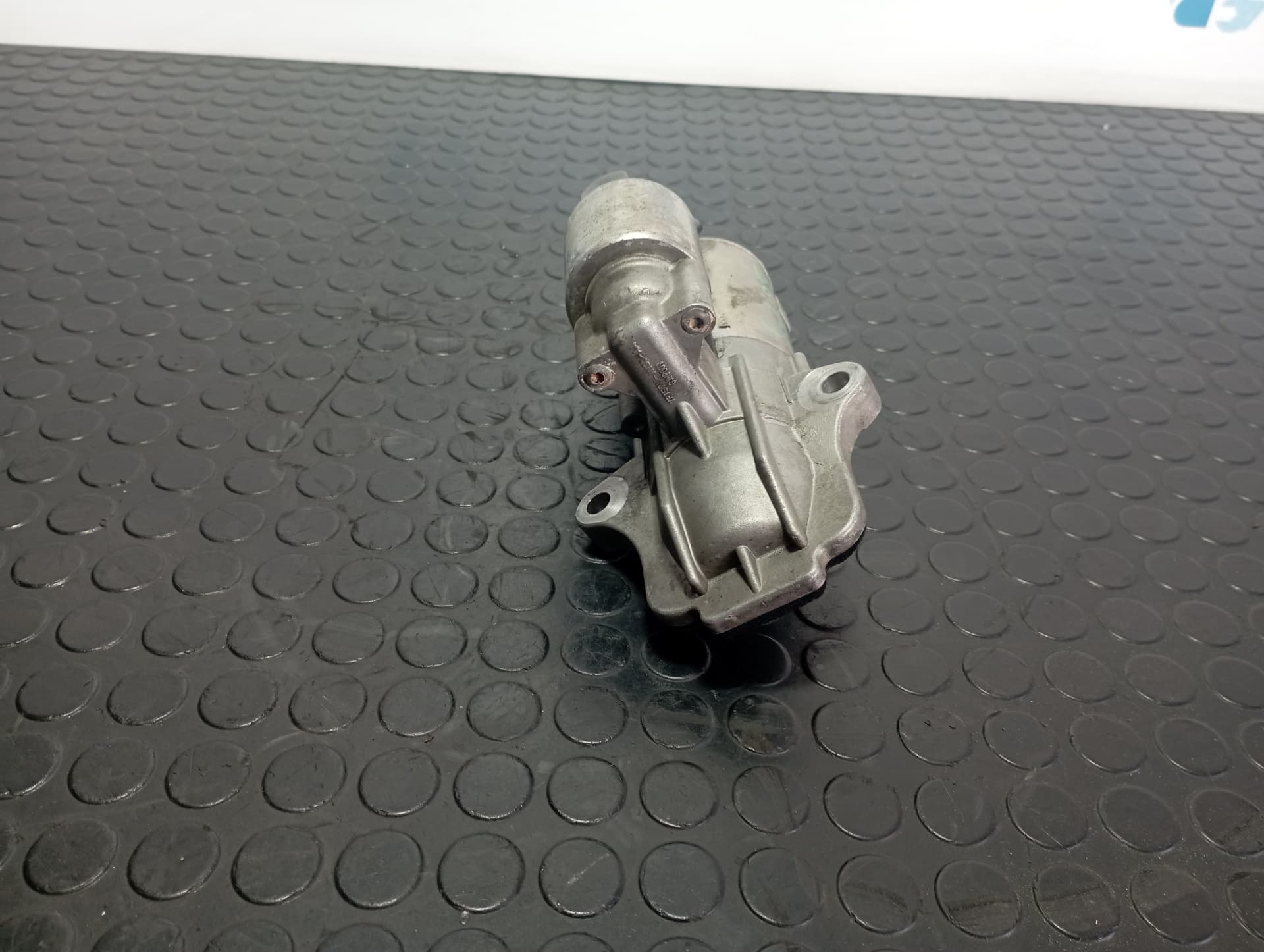 Recambio de MOTOR ARRANQUE para FORD FOCUS LIM. (CB8) FOCUS ST SPORT R9DA referencia OEM IAM 6G9N11000AB - ROJO 2