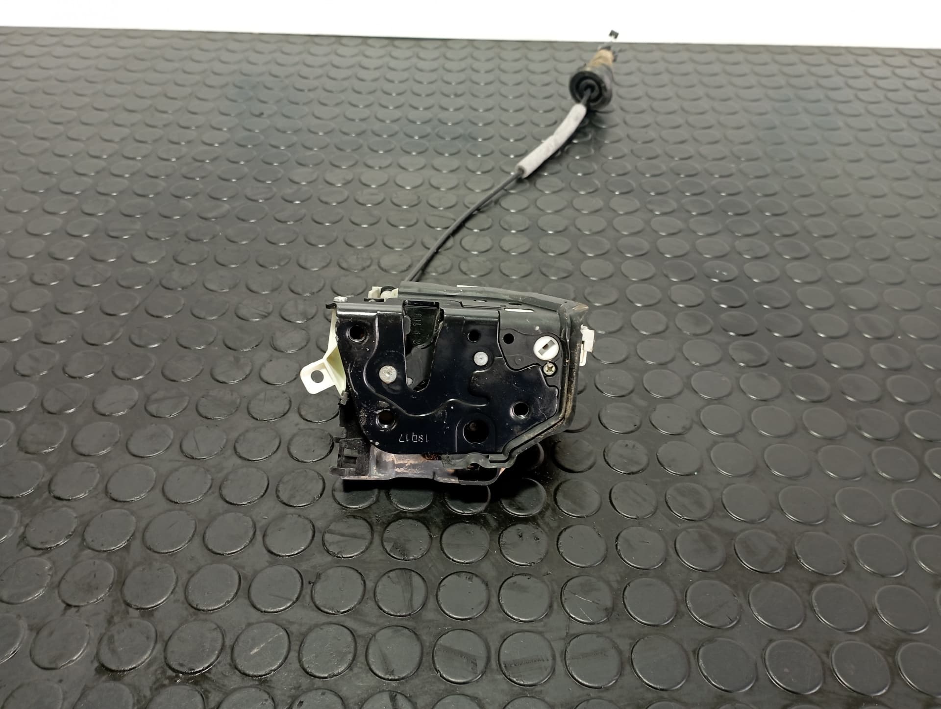 Recambio de CERRADURA PUERTA DELANTERA DERECHA para AUDI A1 SPORTBACK (8XF) 1.6 TDI CXMA referencia OEM IAM 8X1837016C - GRIS 3