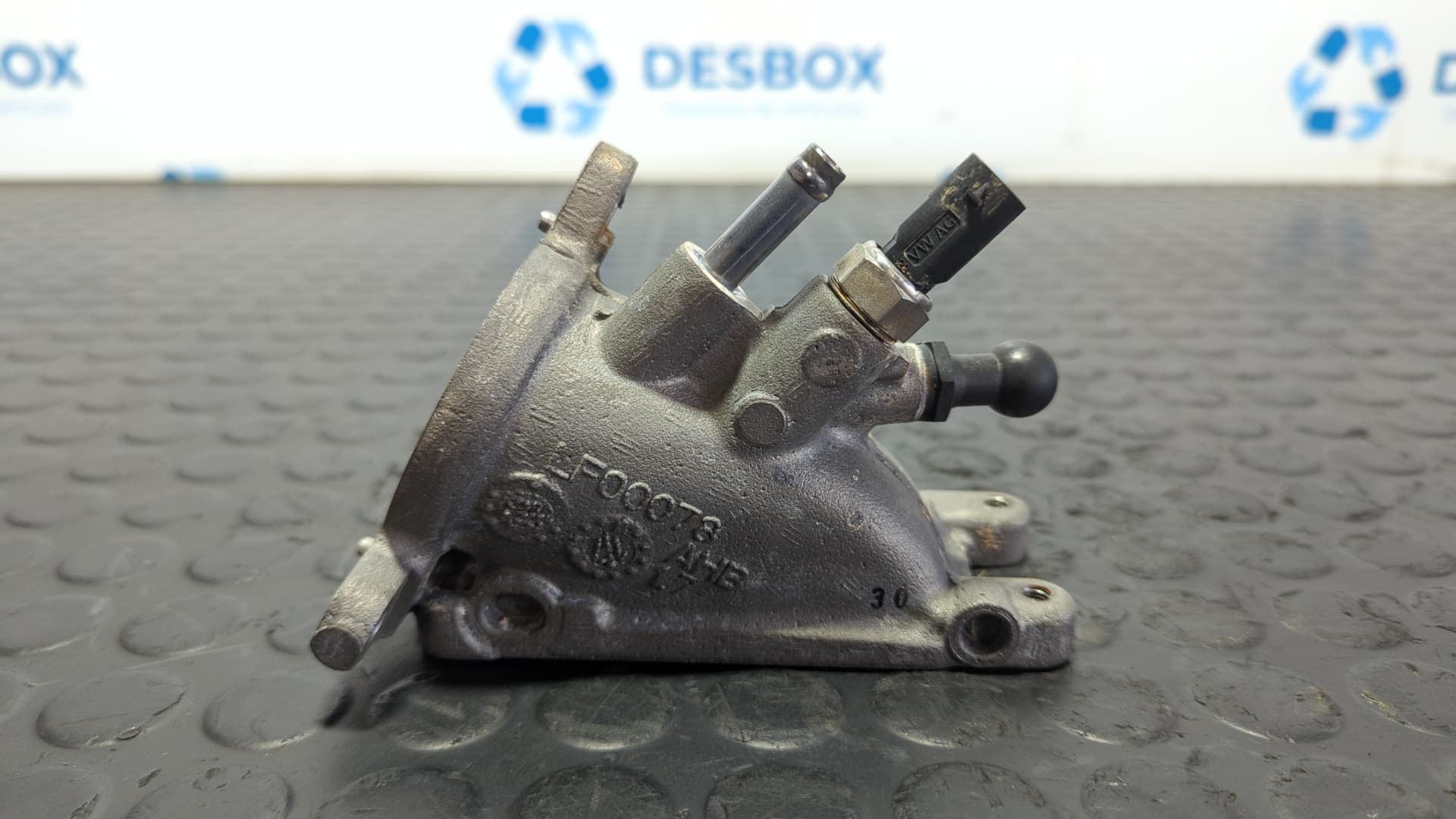 Recambio de TUBO para AUDI A1 SPORTBACK (8XF) 1.6 TDI CXMA referencia OEM IAM 04L128637A - GRIS