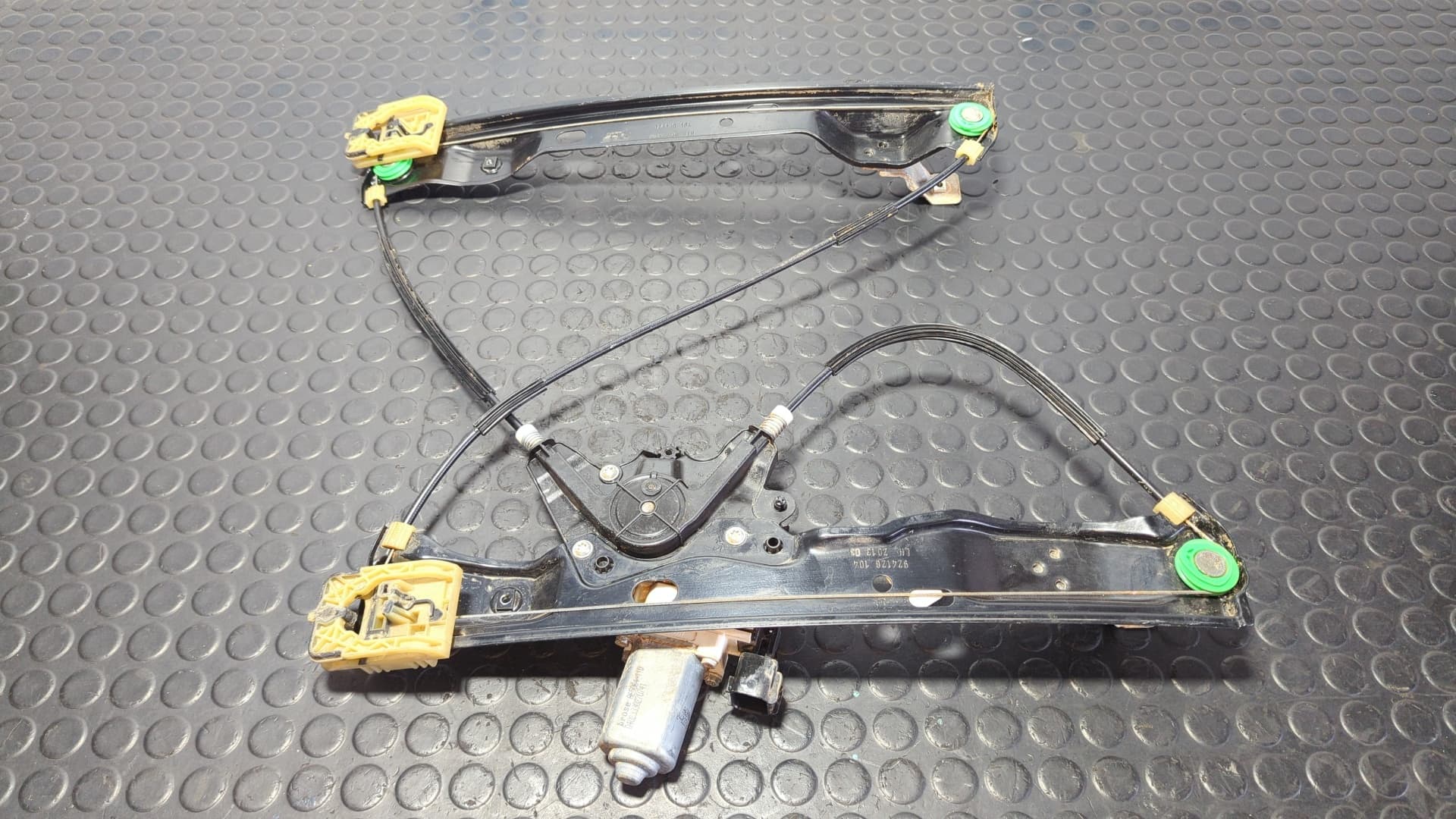 Recambio de ELEVALUNAS DELANTERO IZQUIERDO para FORD FOCUS LIM. (CB8) FOCUS ST SPORT R9DA referencia OEM IAM BM51A23201BD - ROJO